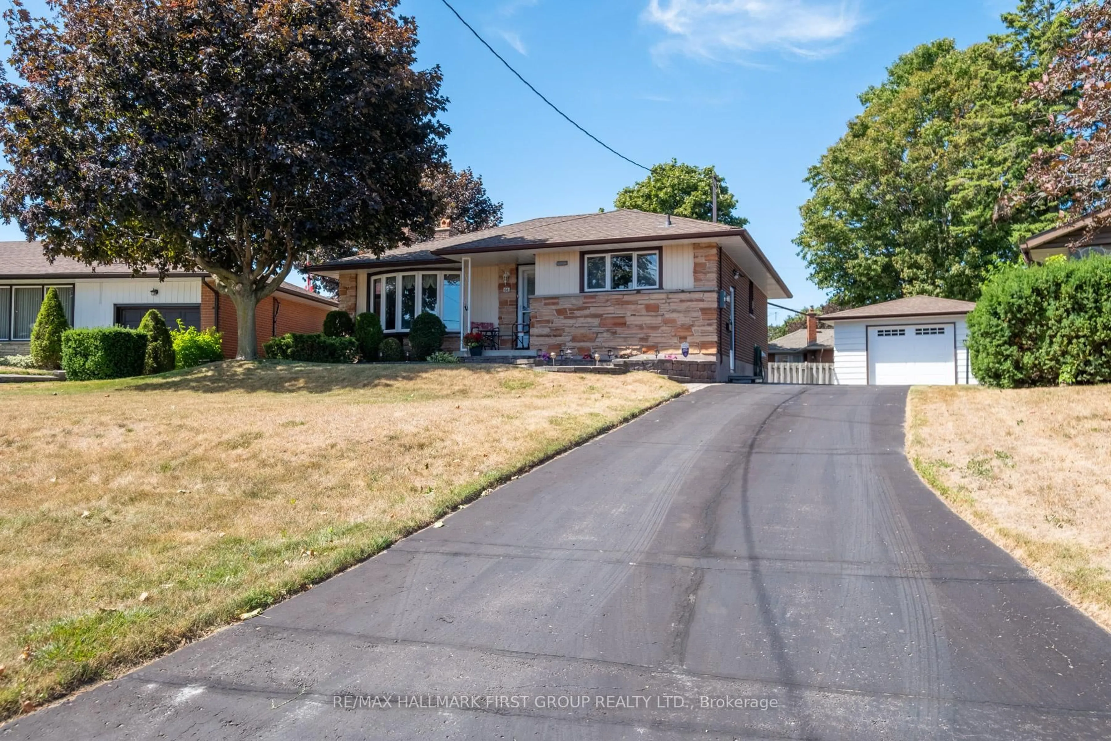 Unknown for 64 Gatineau St, Oshawa Ontario L1H 7G3