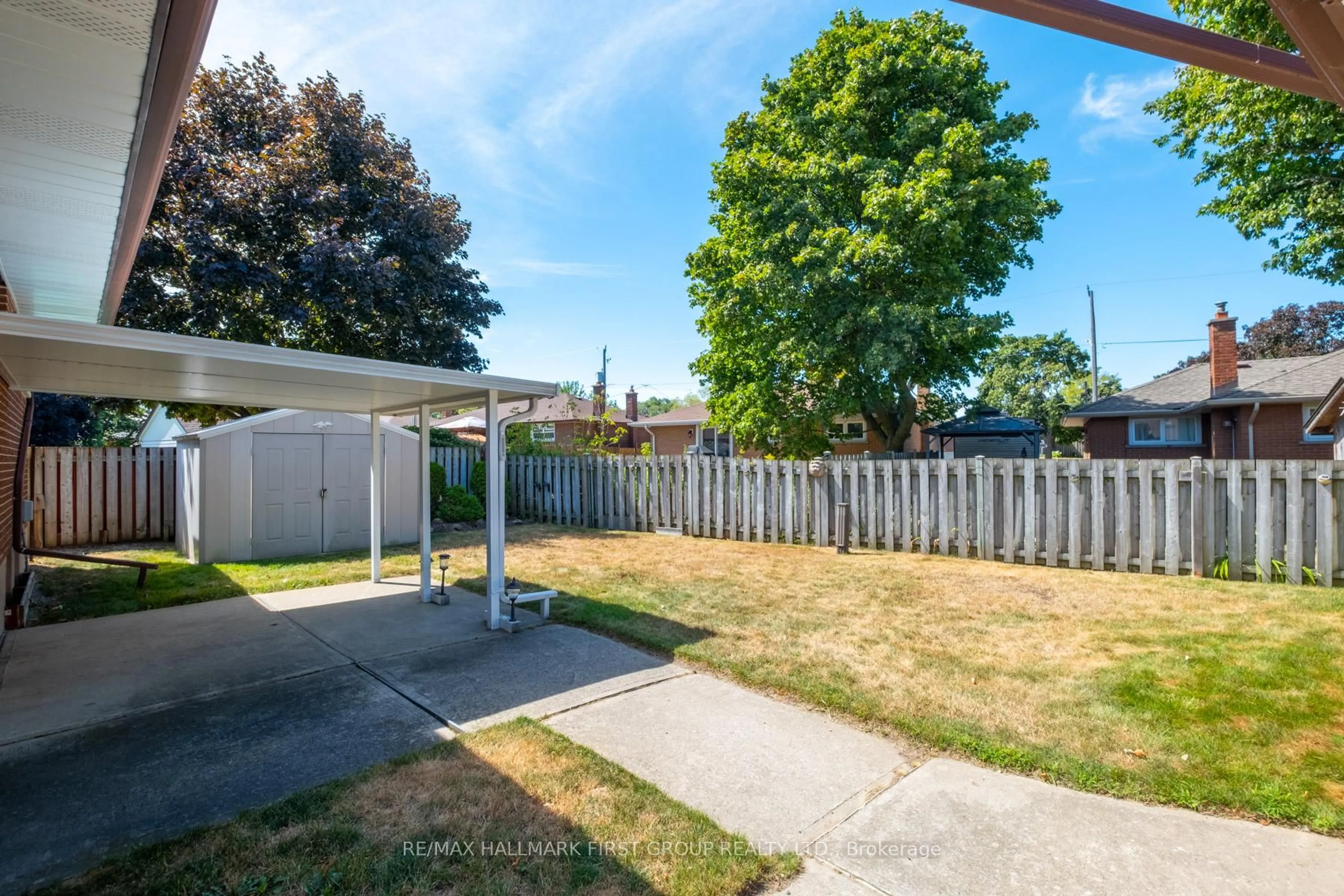 Patio, street for 64 Gatineau St, Oshawa Ontario L1H 7G3