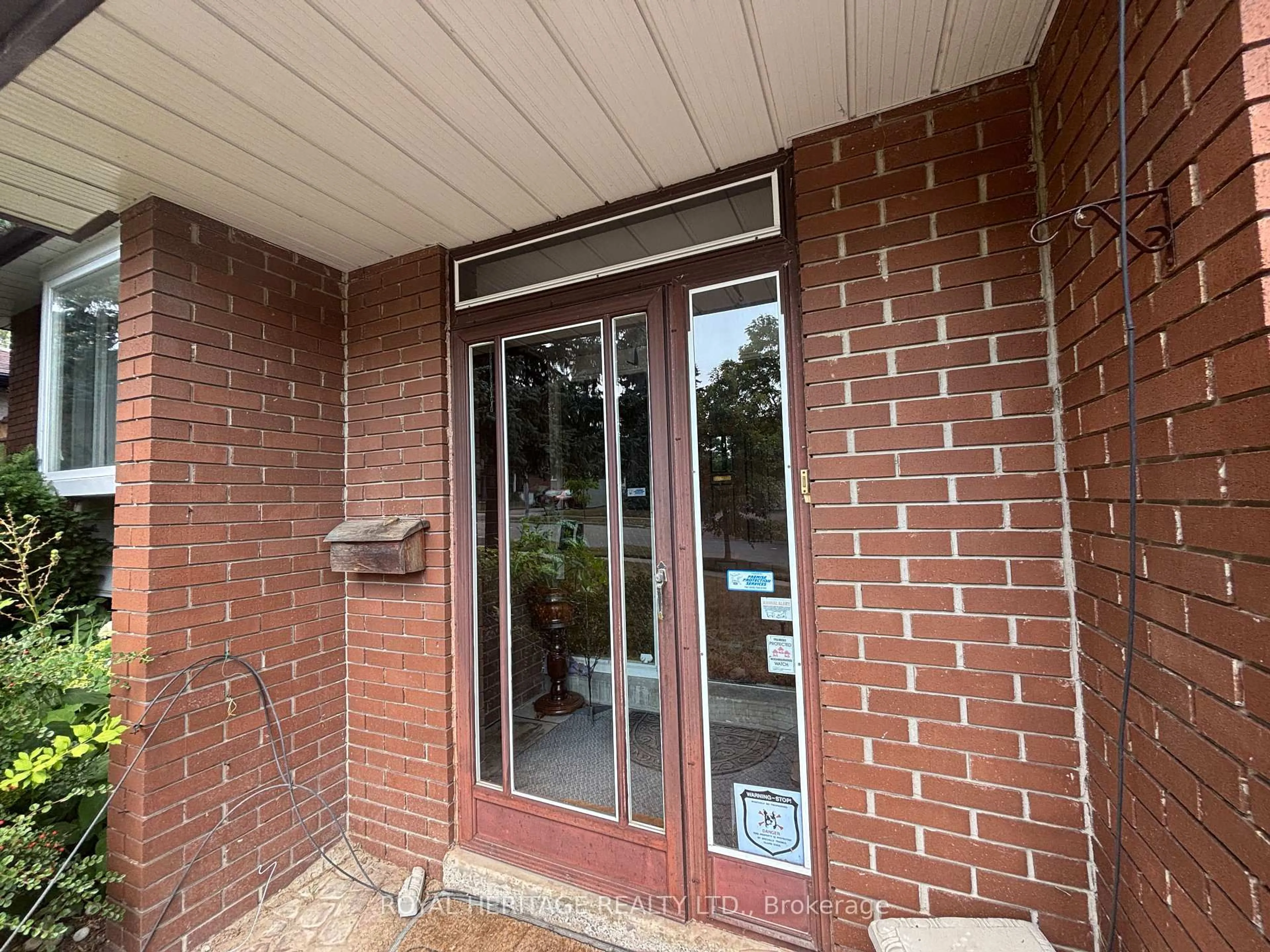 Indoor entryway for 7 Highcastle Rd, Toronto Ontario M1E 4M7
