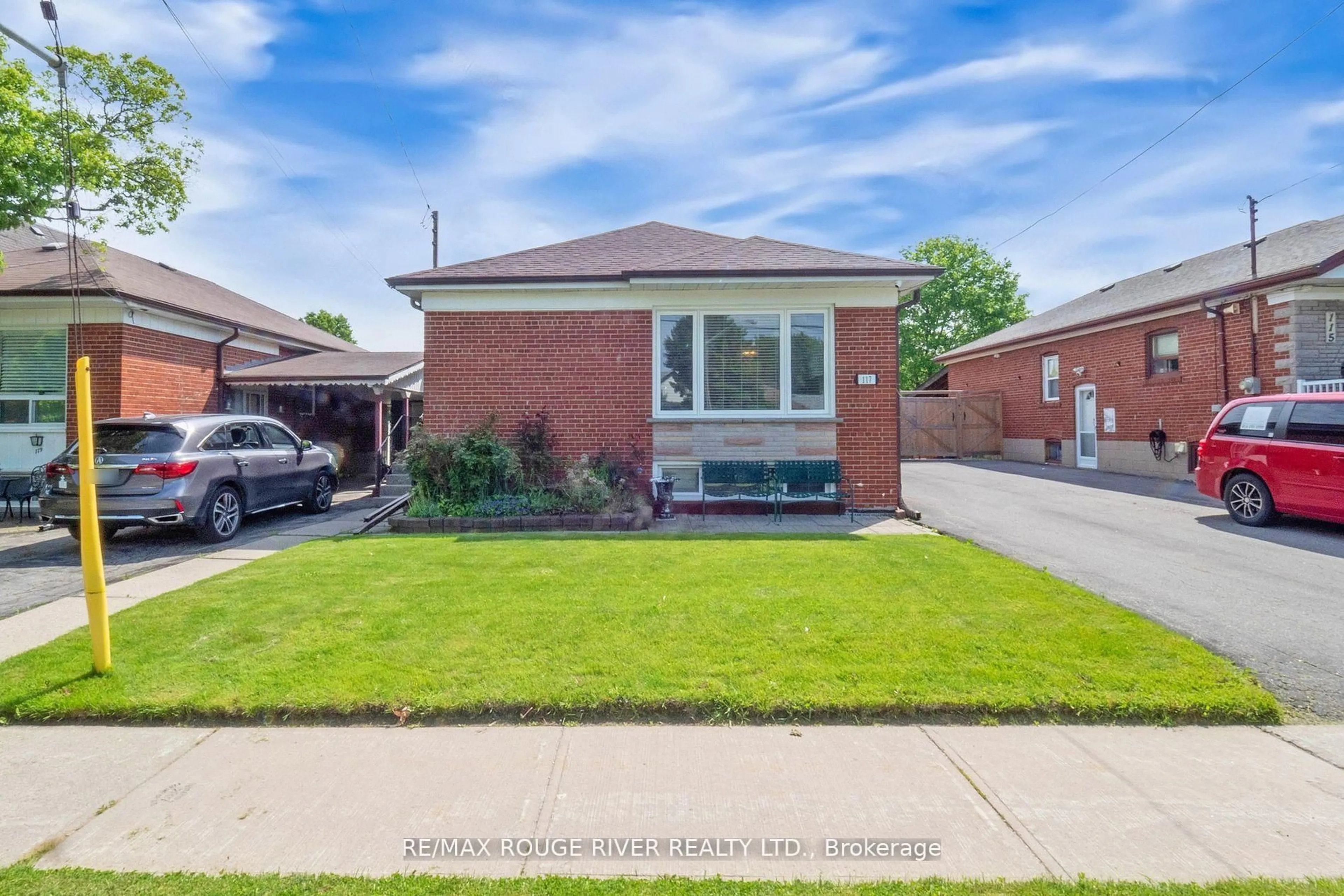 Home with brick exterior material, street for 117 Shropshire Dr, Toronto Ontario M1P 1Z3