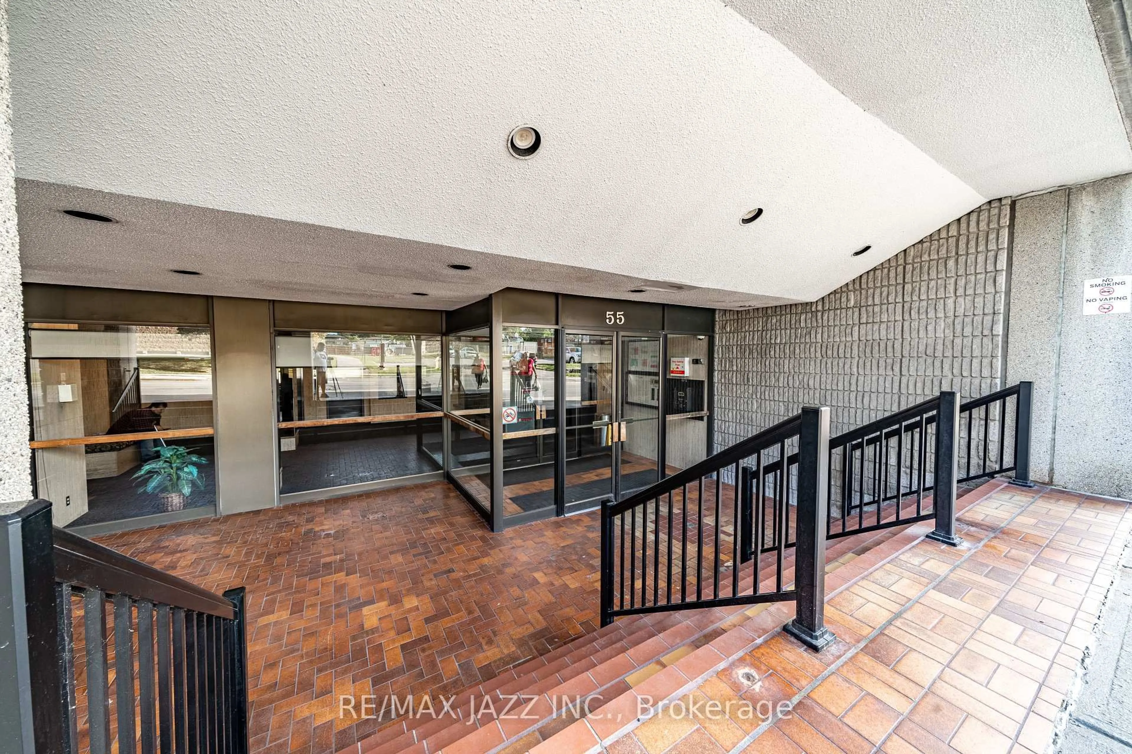 Indoor foyer for 55 William St #1214, Oshawa Ontario L1G 7C9