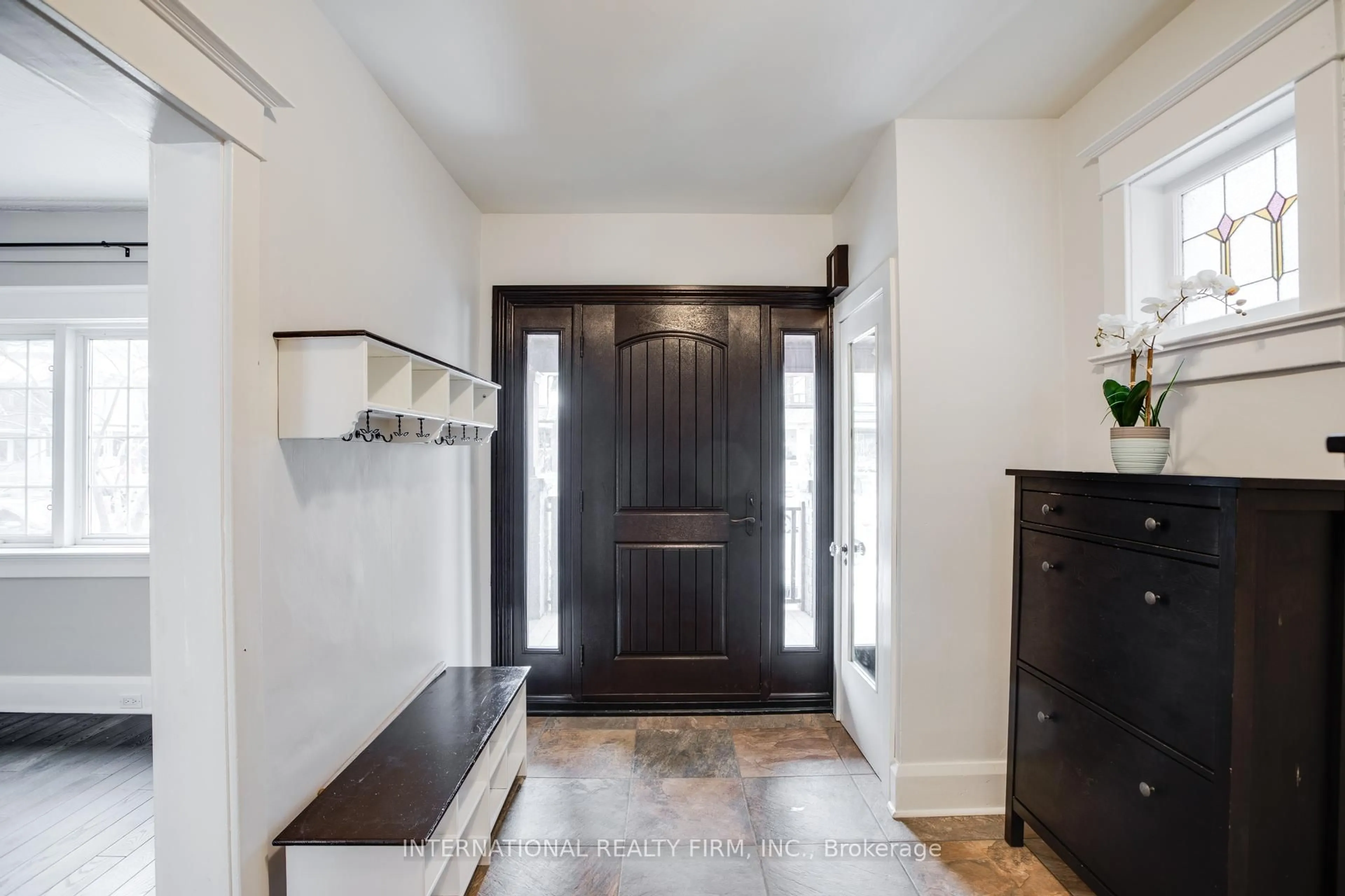 Indoor entryway for 109 Monarch Park Ave, Toronto Ontario M4J 4R1