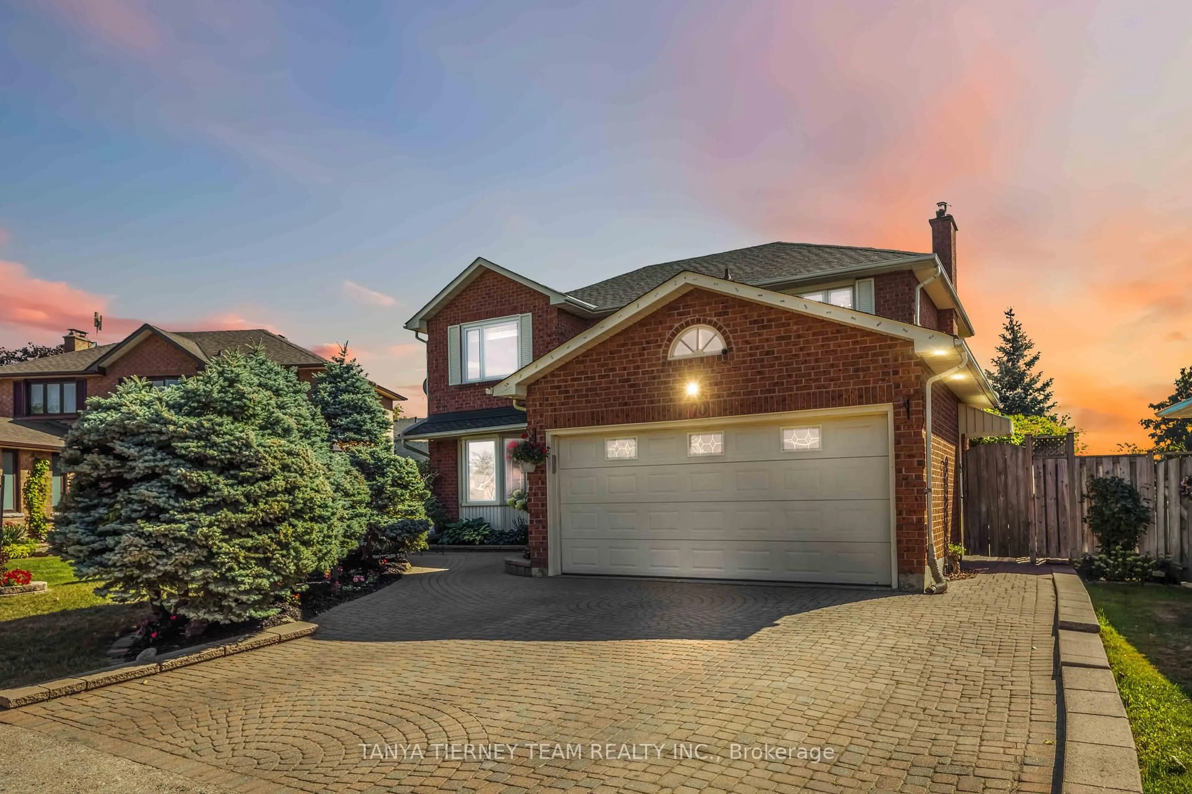 Home with brick exterior material, street for 70 Canadian Oaks Dr, Whitby Ontario L1N 7G6