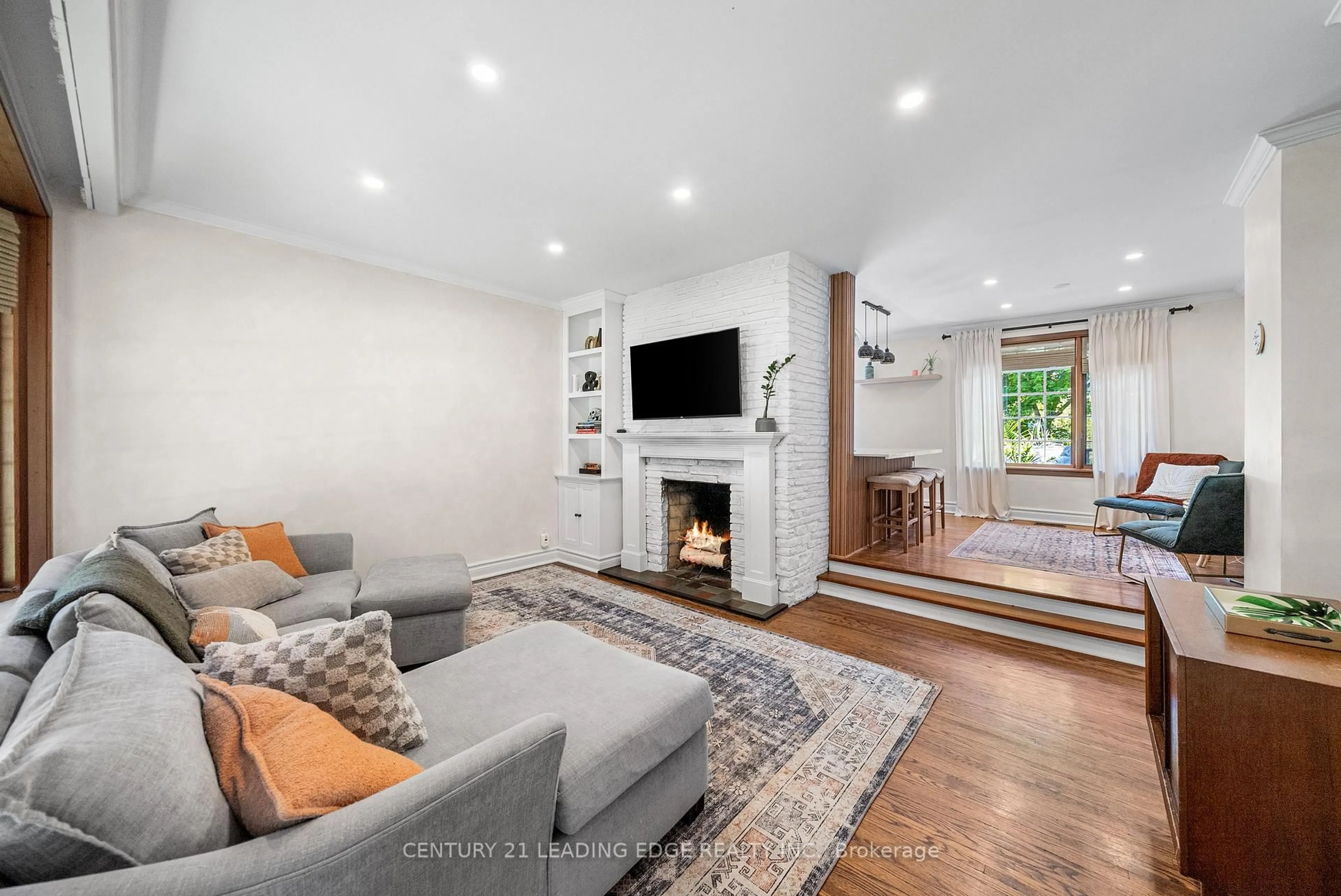 Living room with furniture, unknown for 479 Brownfield Gdns, Toronto Ontario M1C 2Y6