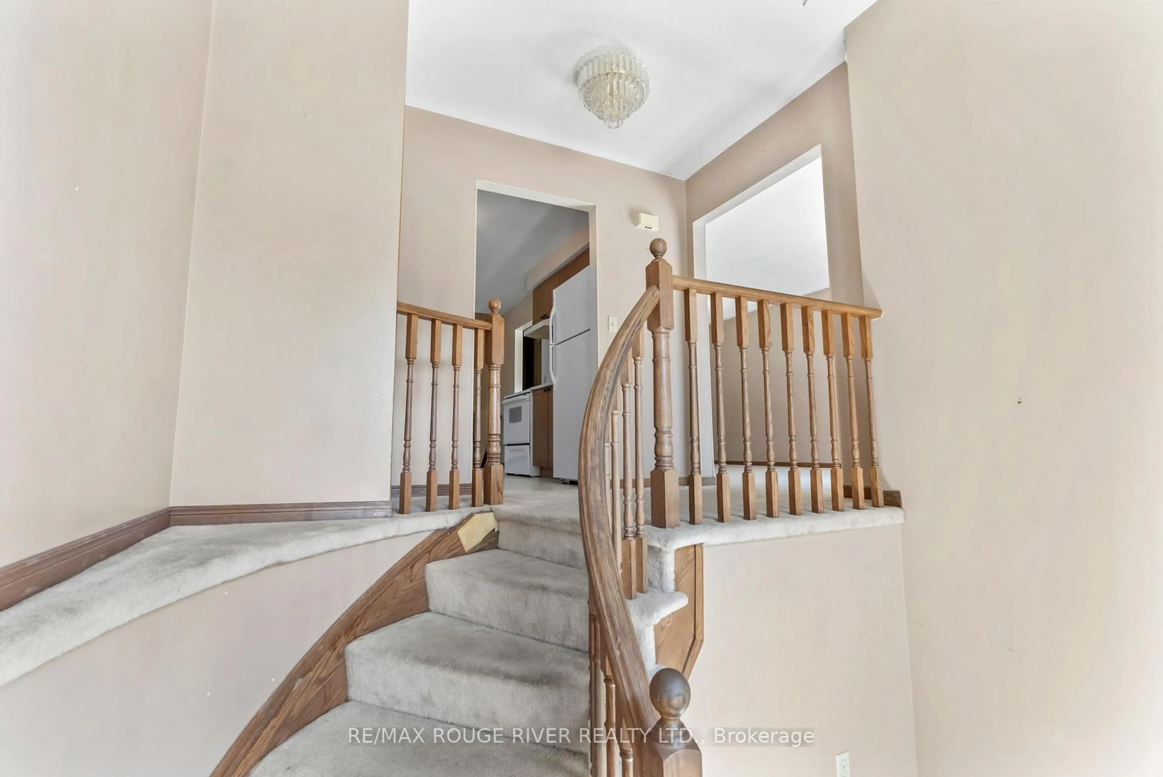 Stairs for 16 Borland Crt, Clarington Ontario L1C 4T6