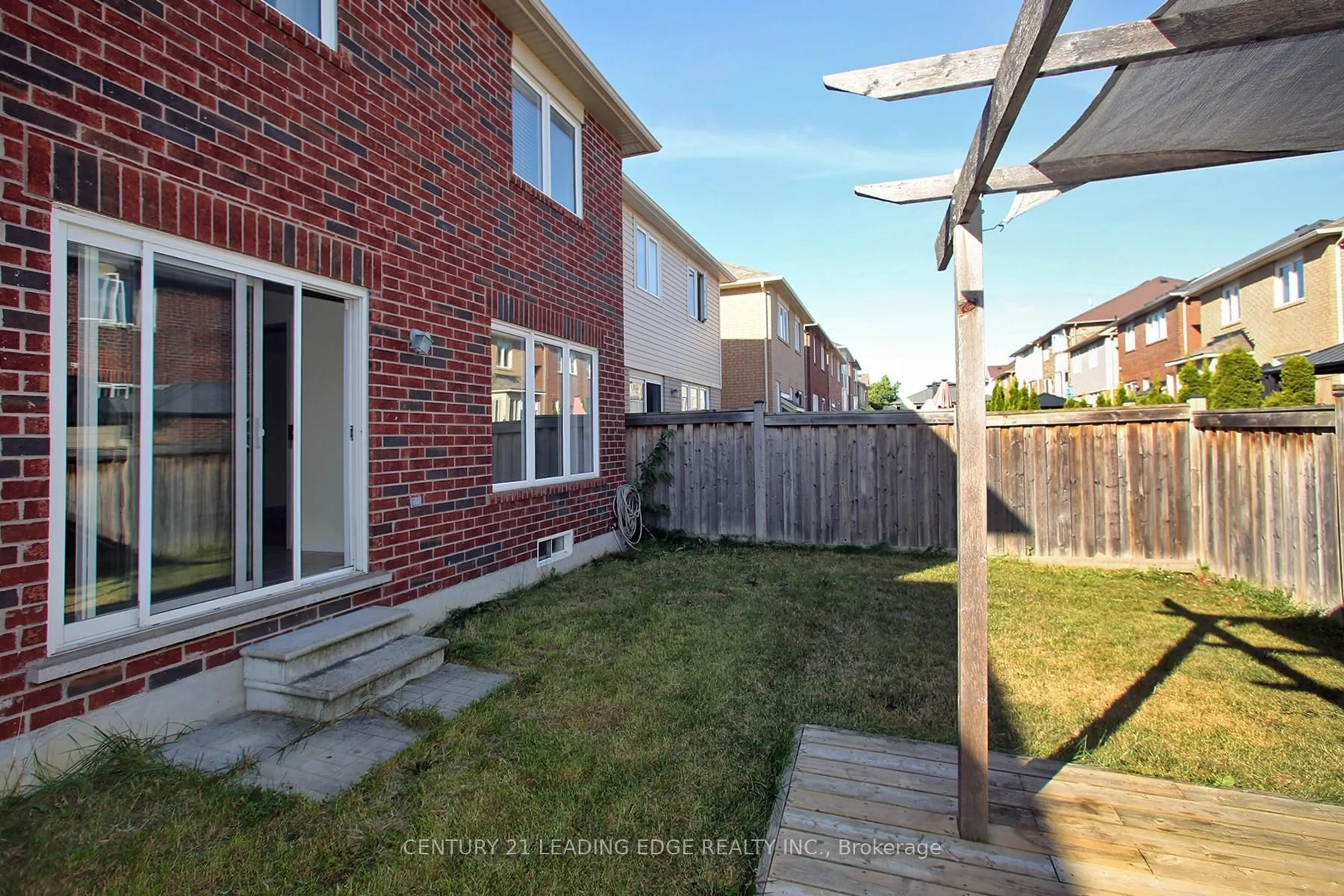 Patio, street for 1810 Parkhurst Cres, Pickering Ontario L1X 0A8