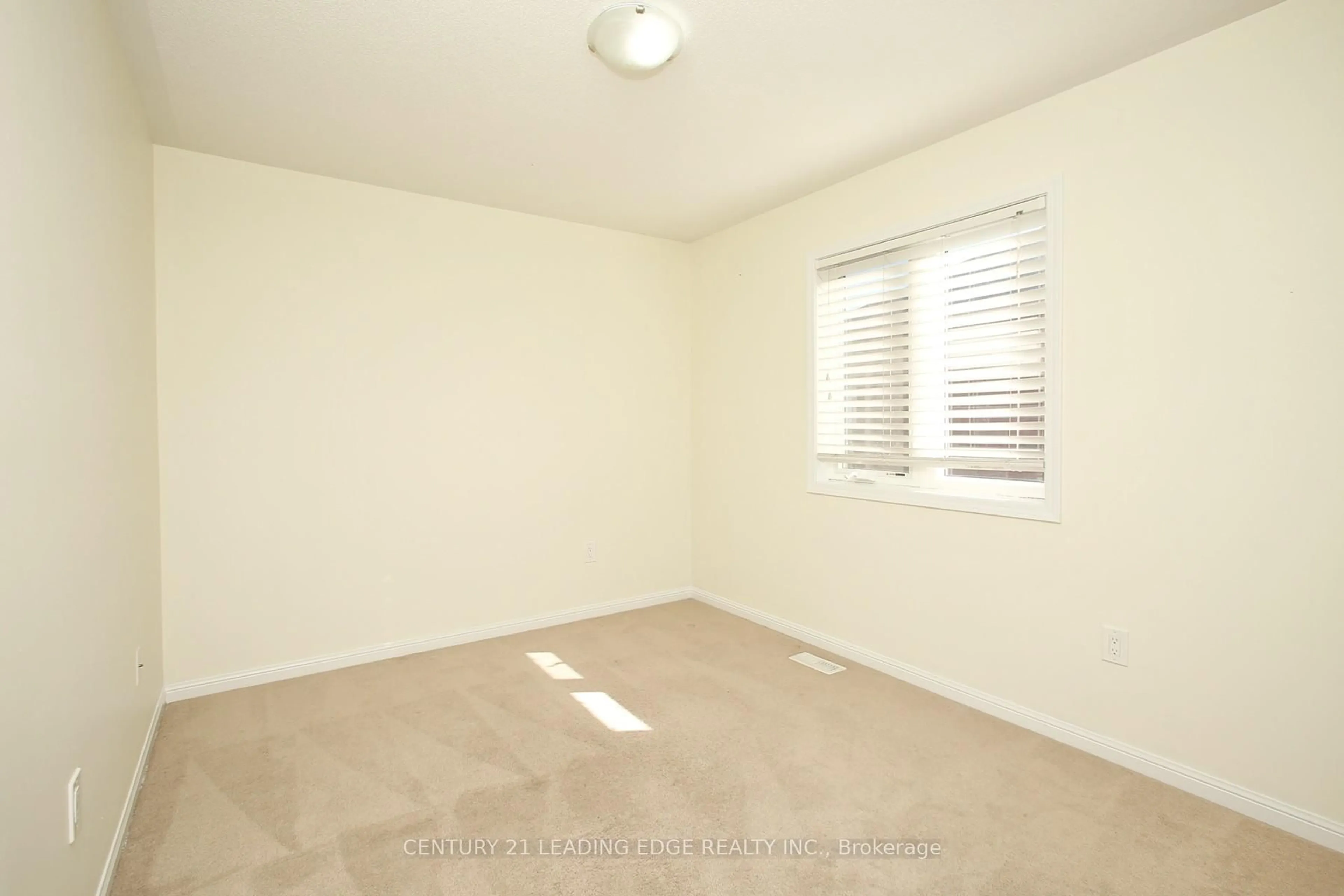 A pic of a room for 1810 Parkhurst Cres, Pickering Ontario L1X 0A8