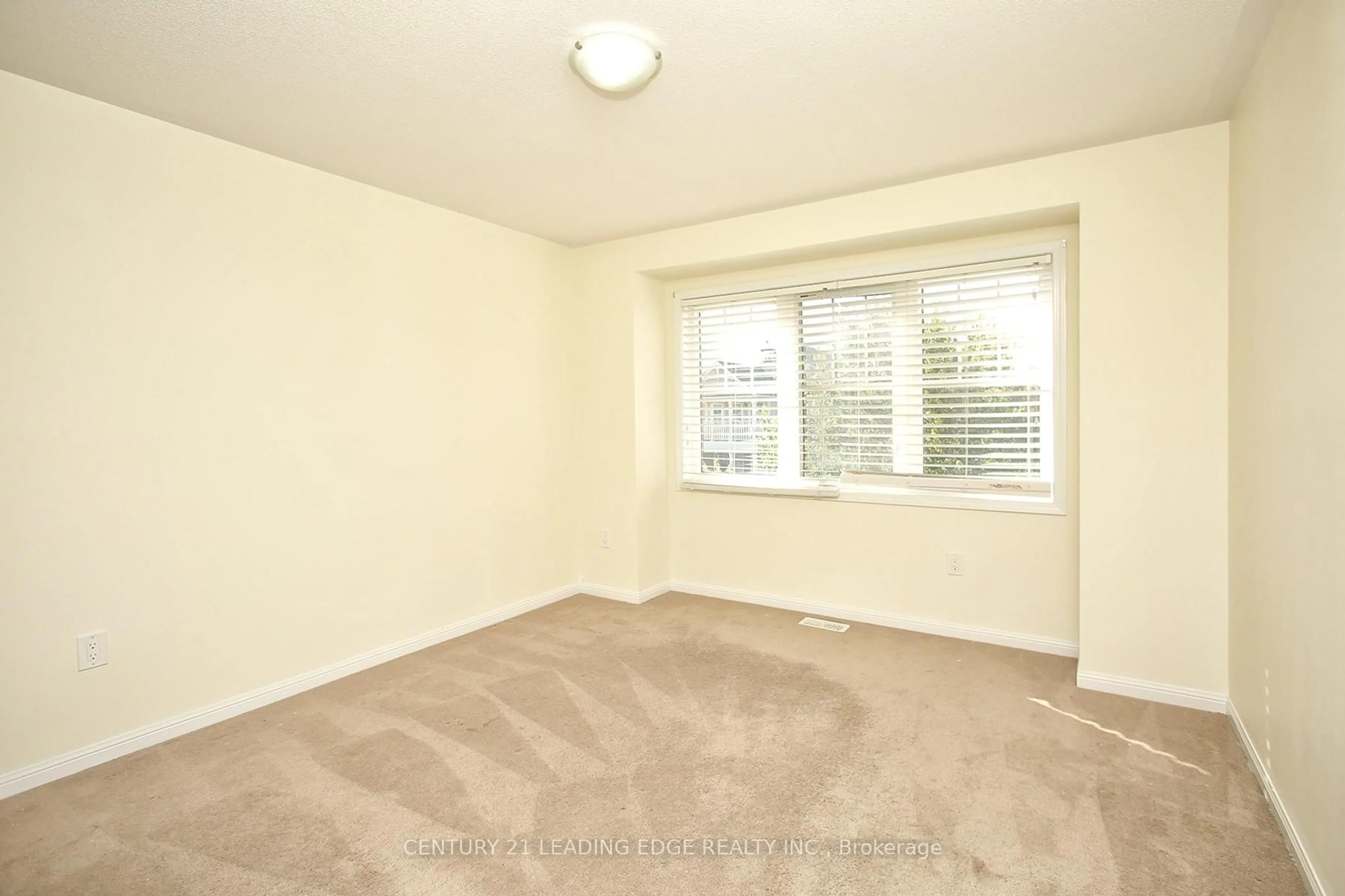 A pic of a room for 1810 Parkhurst Cres, Pickering Ontario L1X 0A8