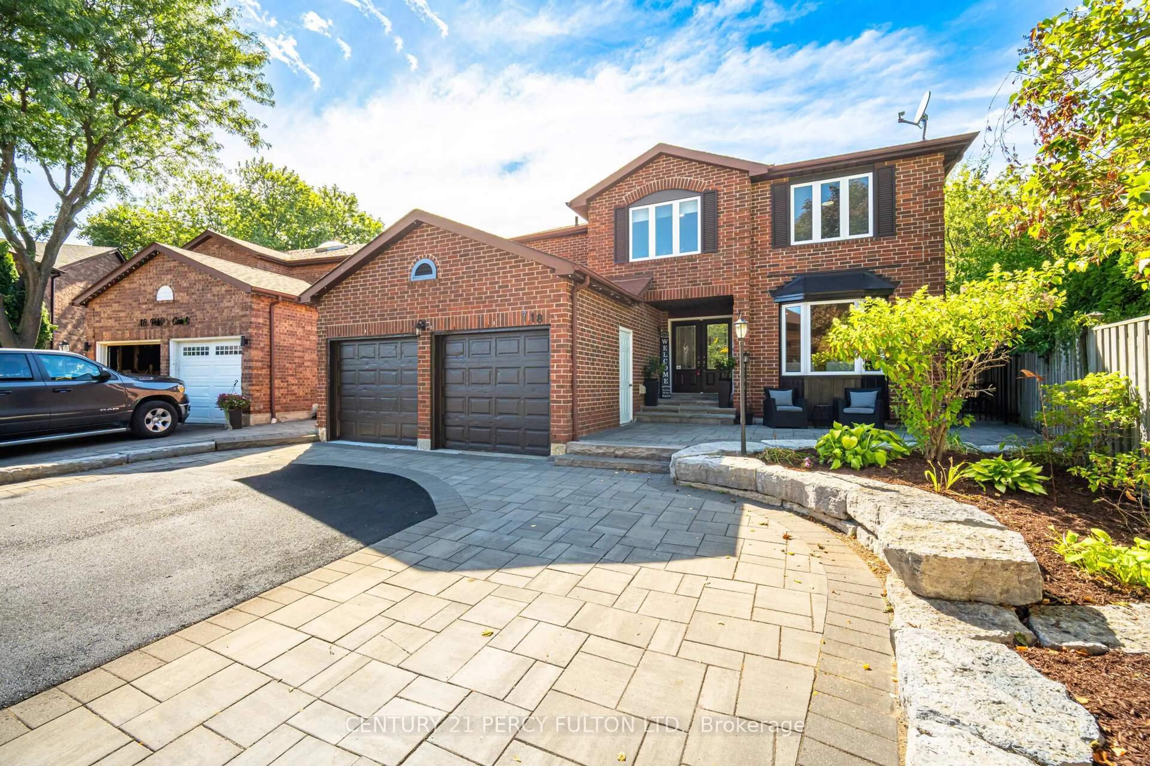 Home with brick exterior material, street for 718 Pebble Crt, Pickering Ontario L1V 3Z4