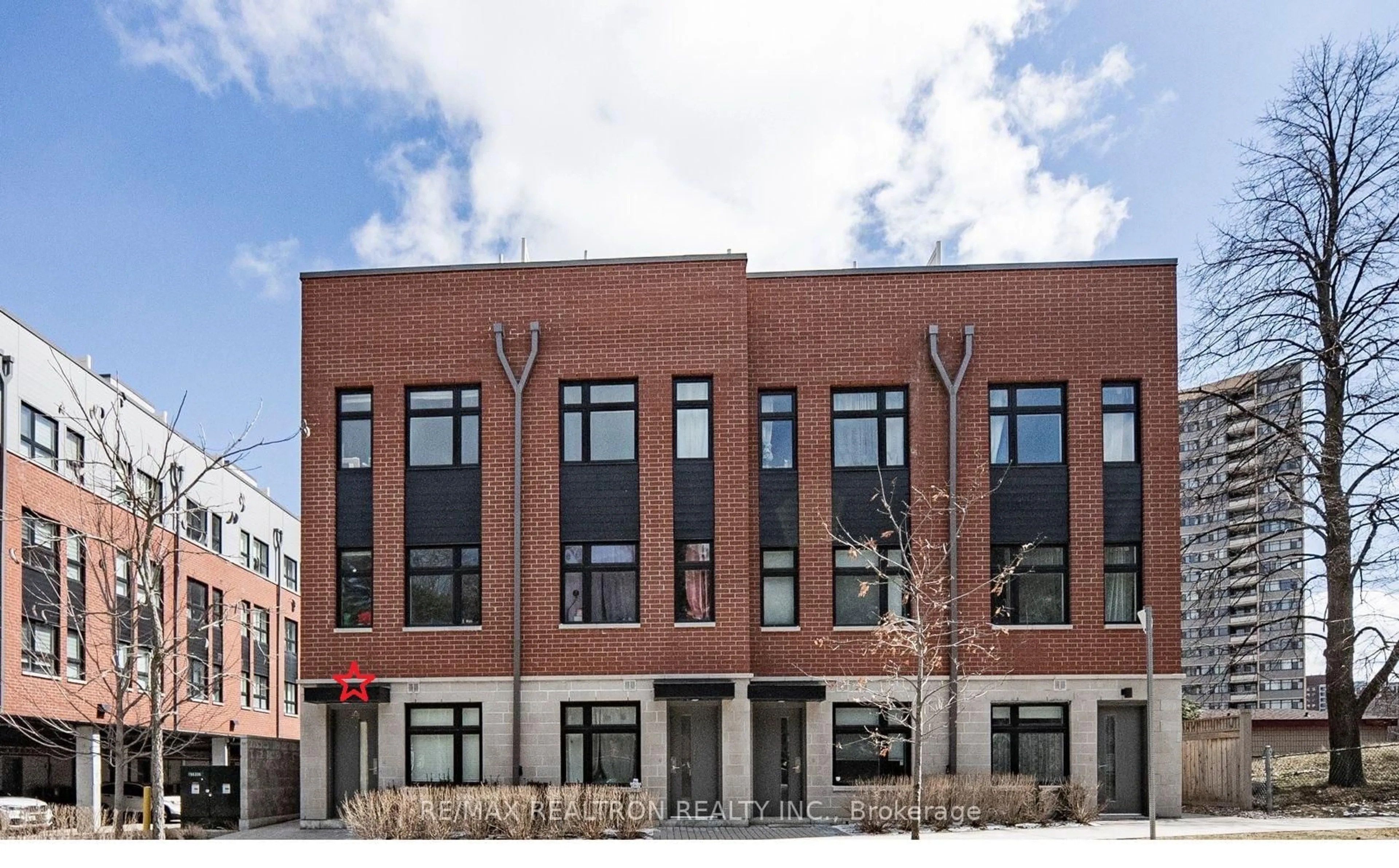 Home with brick exterior material, building for 20 Echo Pt #131, Toronto Ontario M1W 0A7