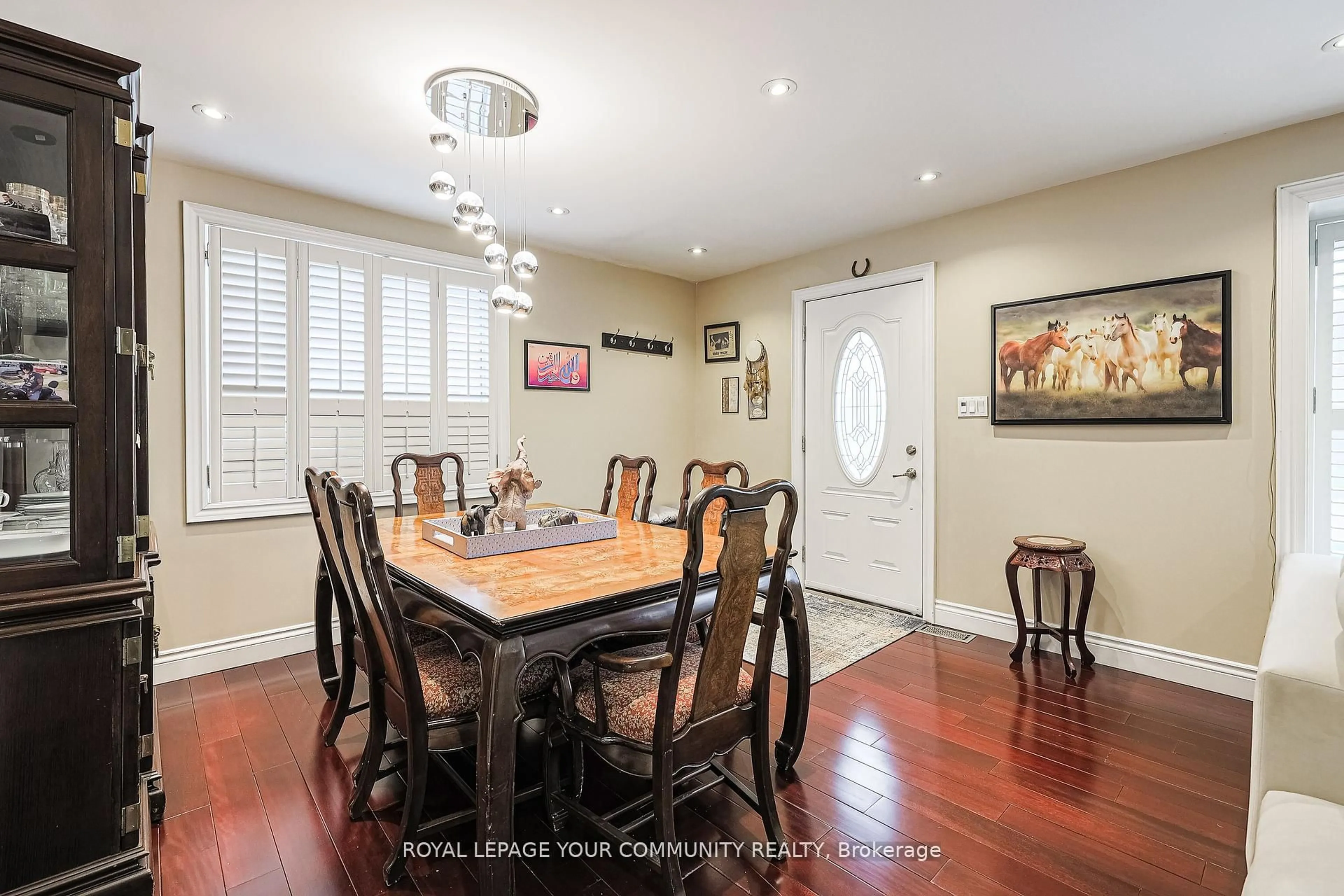Dining room, wood/laminate floor for 52 Princeway Dr, Toronto Ontario M1R 2W1