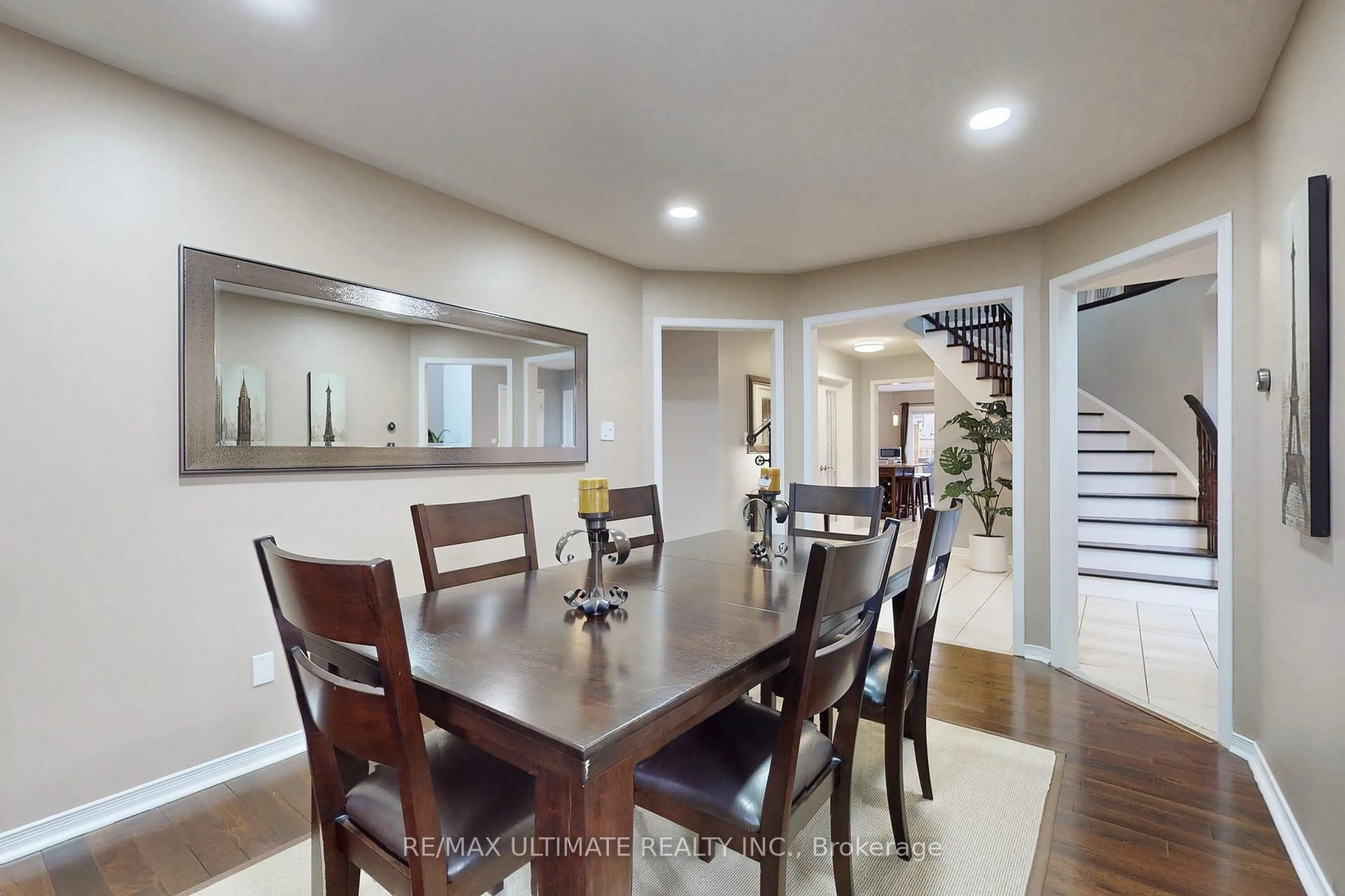 Dining room, unknown for 25 WINTERBERRY Dr, Whitby Ontario L1R 1Z2