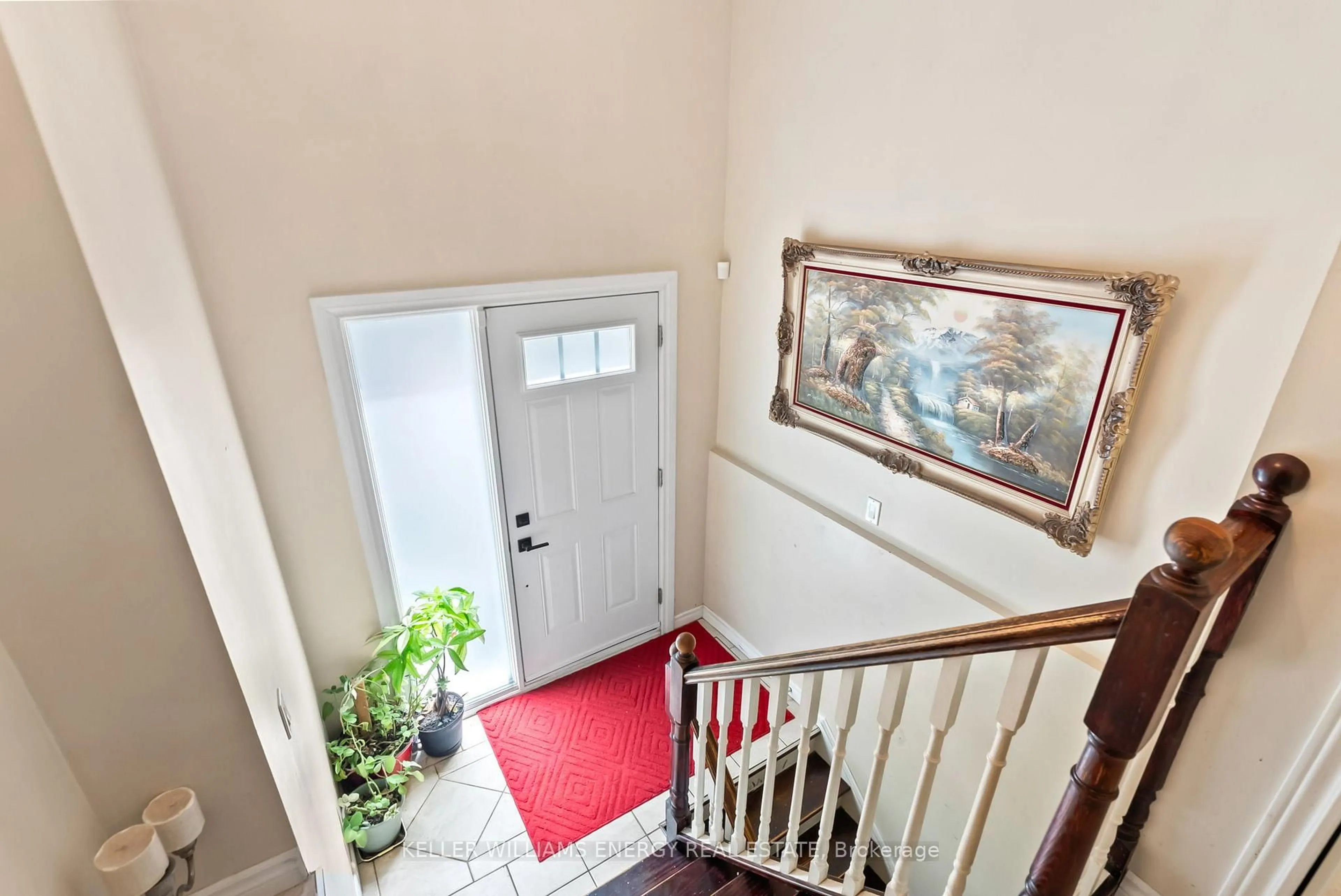 Indoor foyer for 110 Littleleaf Dr, Toronto Ontario M1B 1Z2