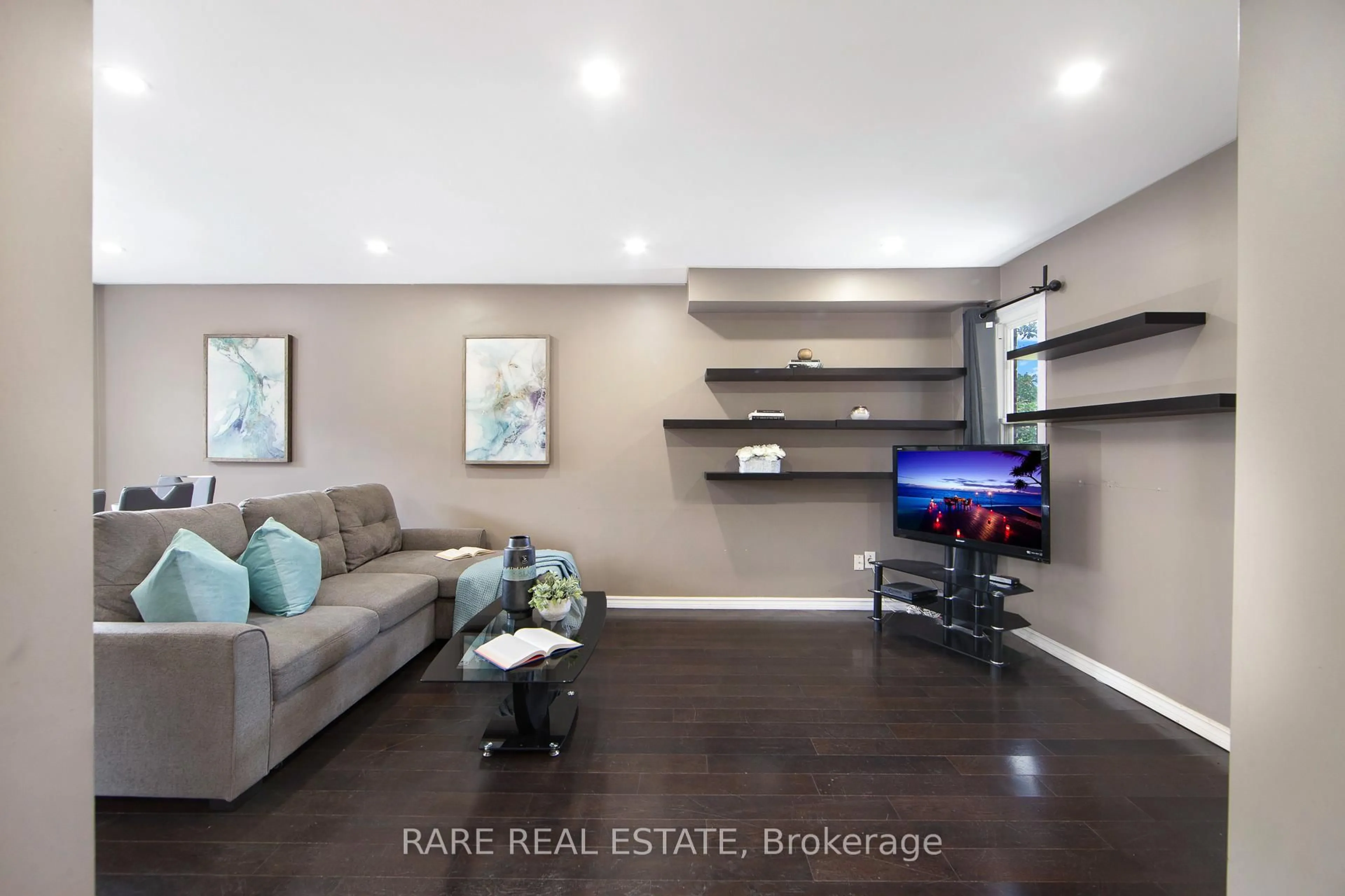 Living room with furniture, unknown for 33 Fieldside Dr, Toronto Ontario M1V 3C4
