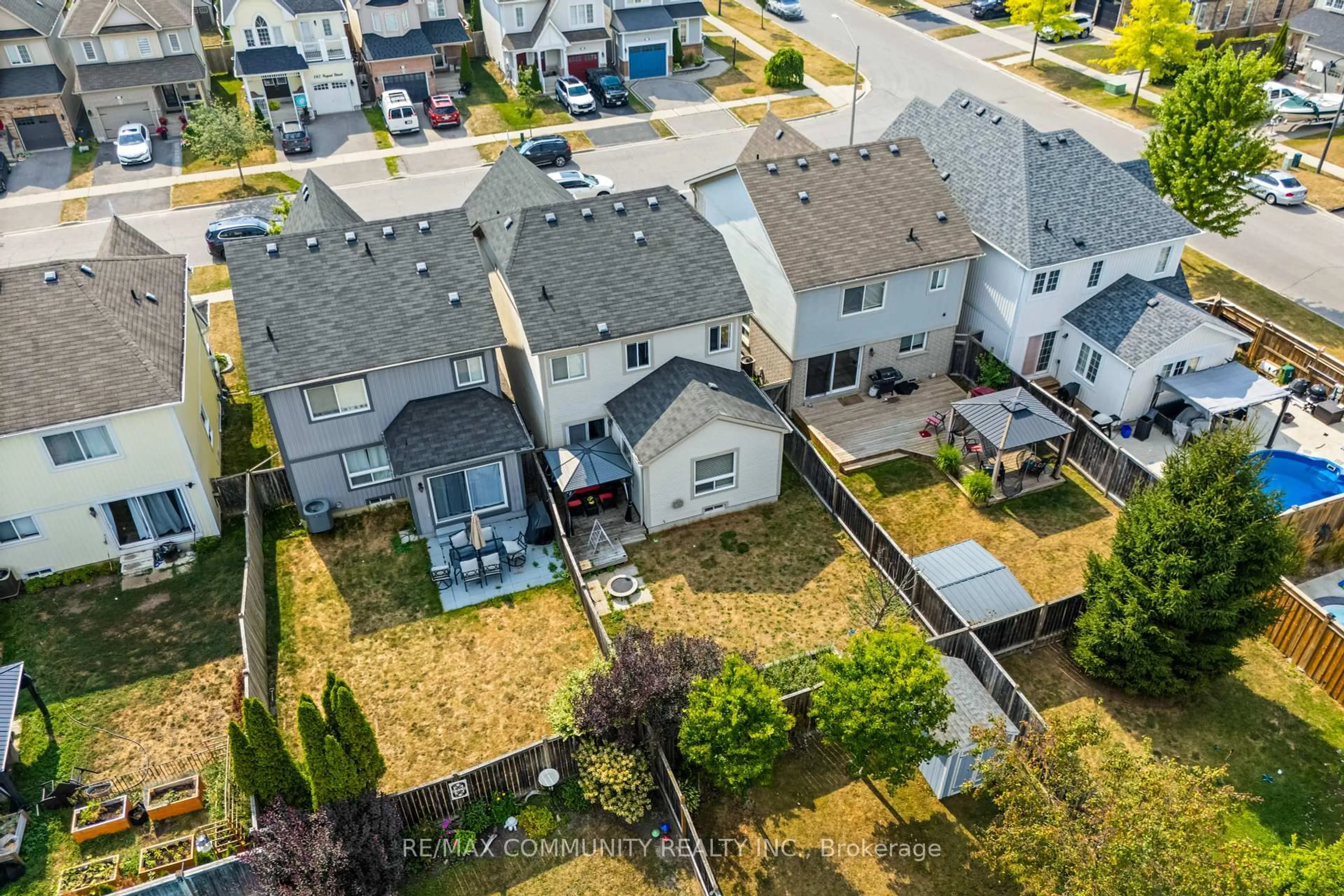 A pic from outside/outdoor area/front of a property/back of a property/a pic from drone, street for 147 Argent St, Clarington Ontario L1C 0B6