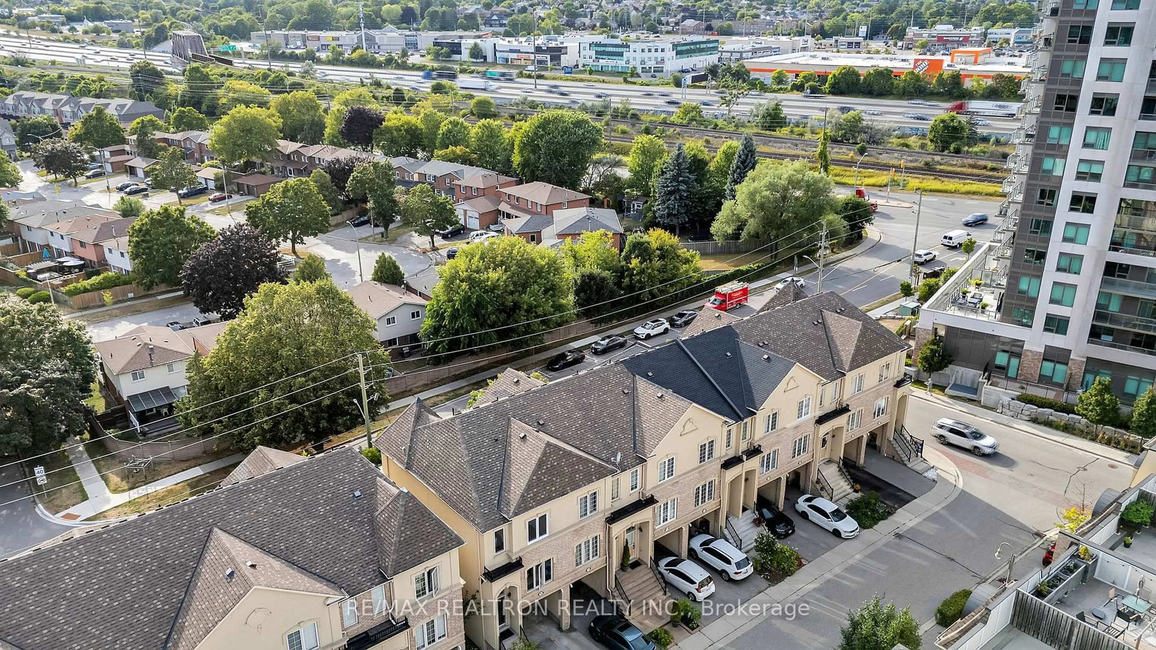 A pic from outside/outdoor area/front of a property/back of a property/a pic from drone, city buildings view from balcony for 1250 St Martins Dr #8, Pickering Ontario L1W 0A2