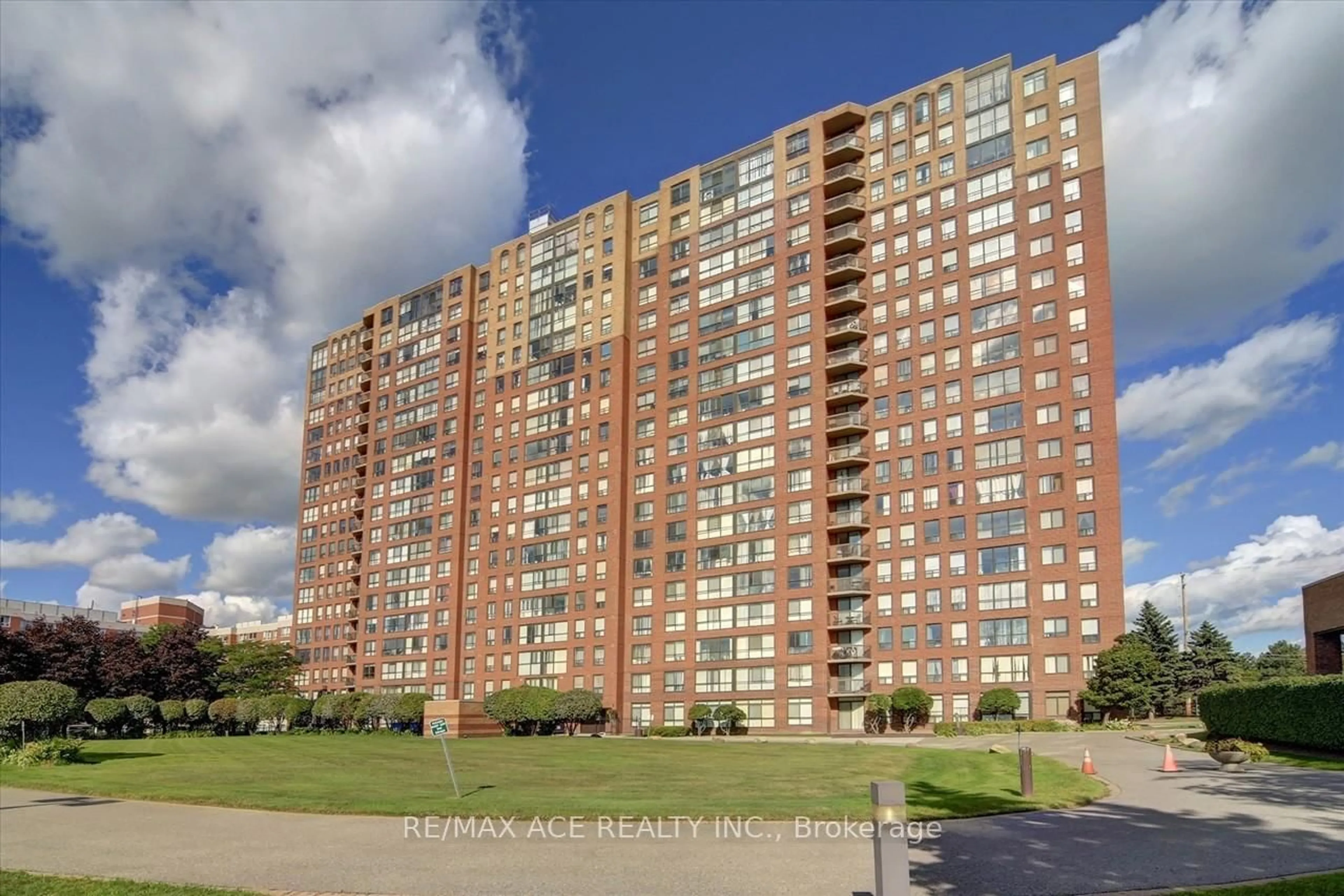 A pic from outside/outdoor area/front of a property/back of a property/a pic from drone, street for 330 McCowan Rd #1403, Toronto Ontario M1J 3N3