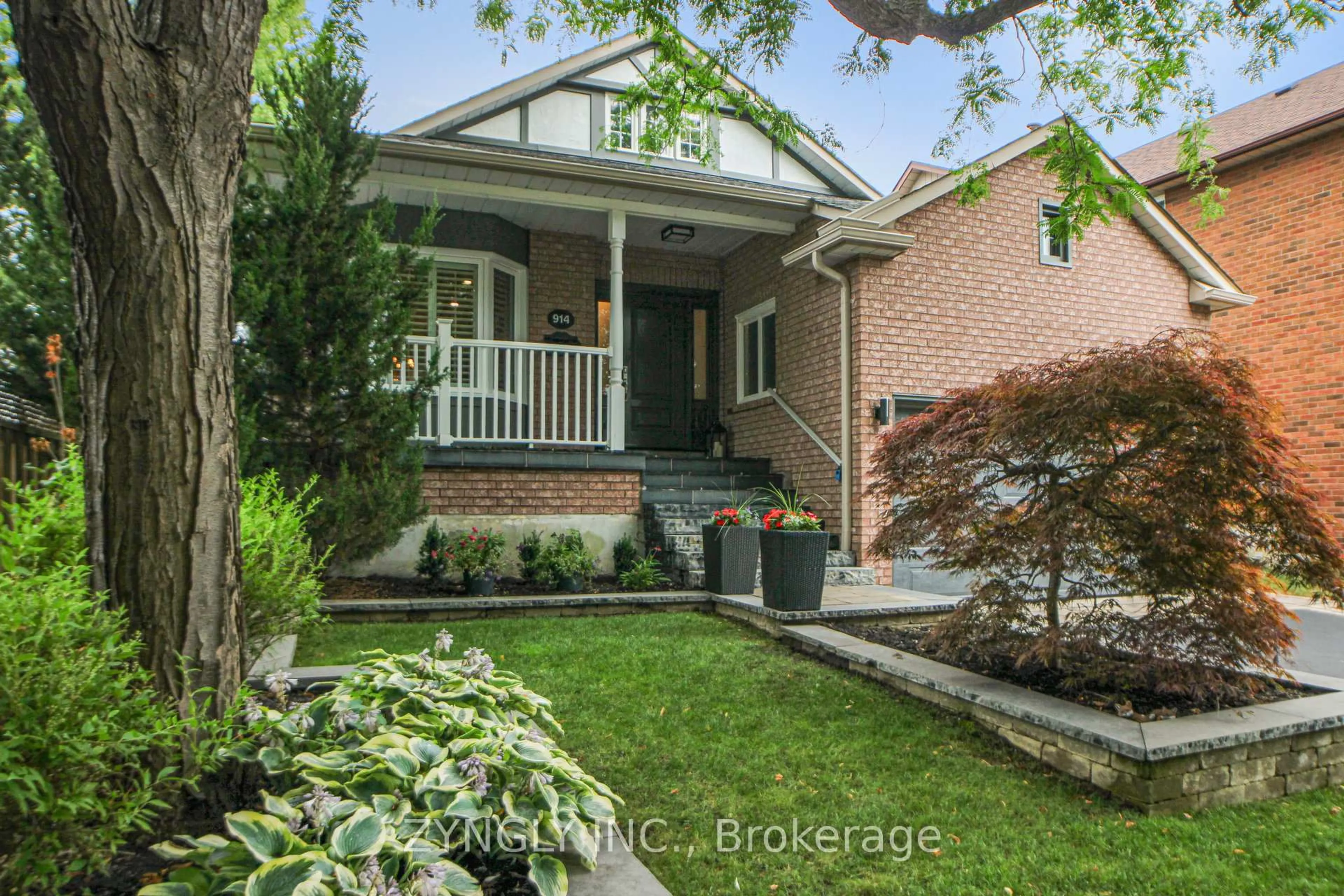 Home with brick exterior material, street for 914 Alanbury Cres, Pickering Ontario L1X 2S3