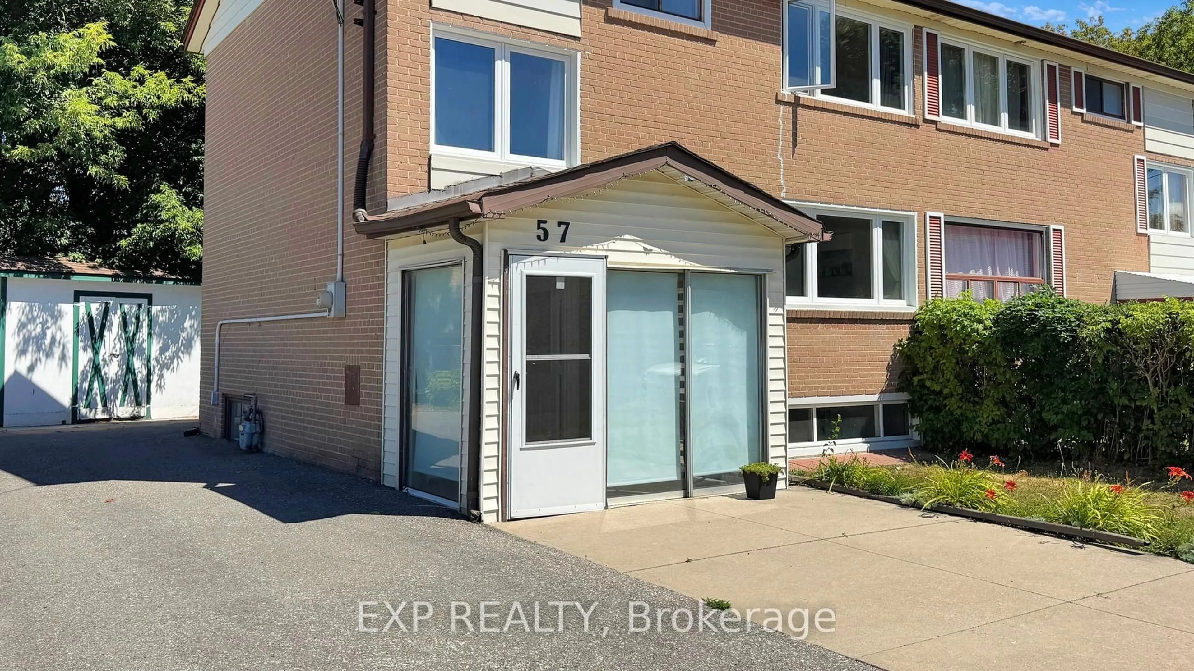 Indoor entryway for 57 Pilot St, Toronto Ontario M1E 2C7