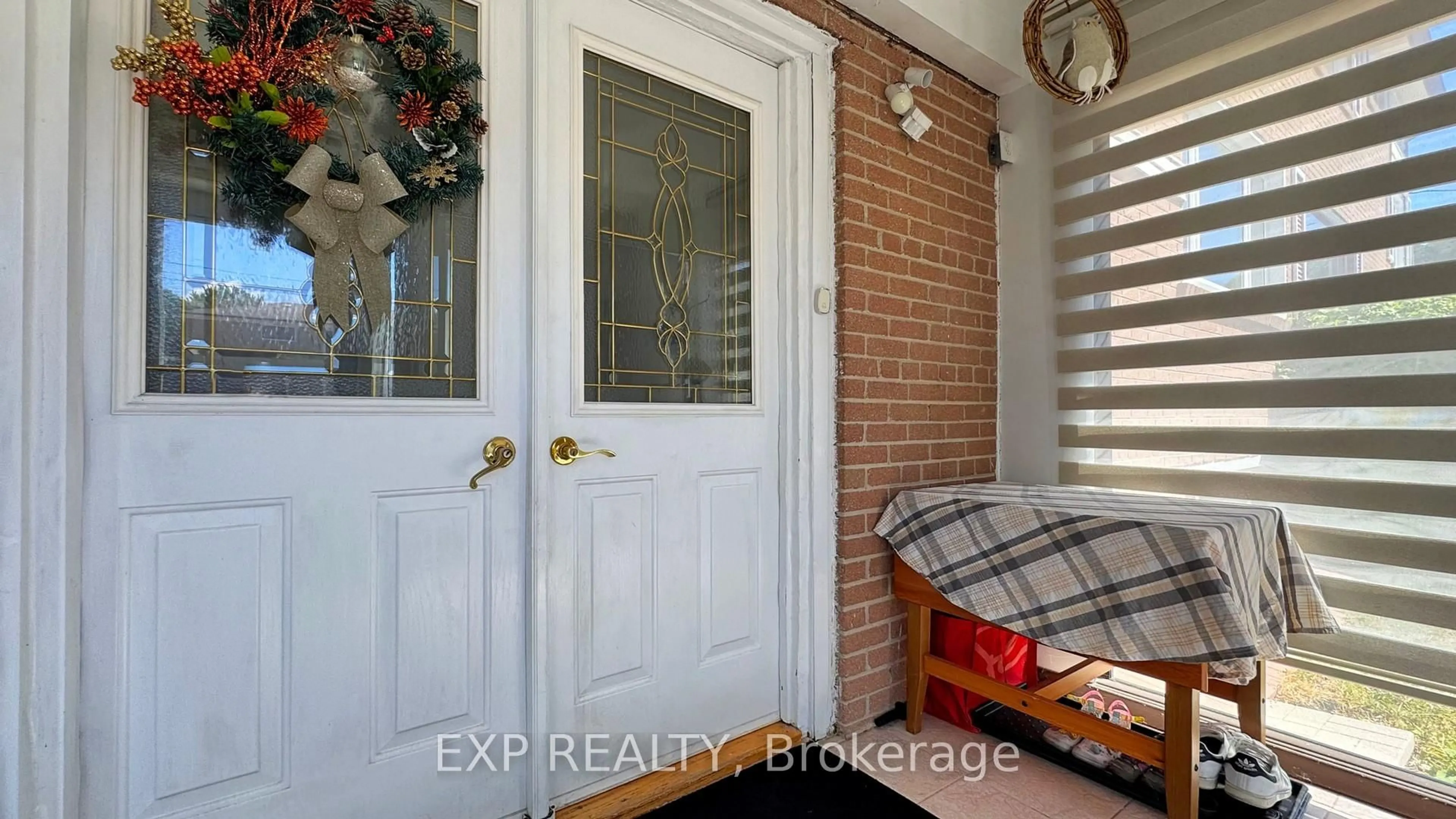 Indoor entryway for 57 Pilot St, Toronto Ontario M1E 2C7