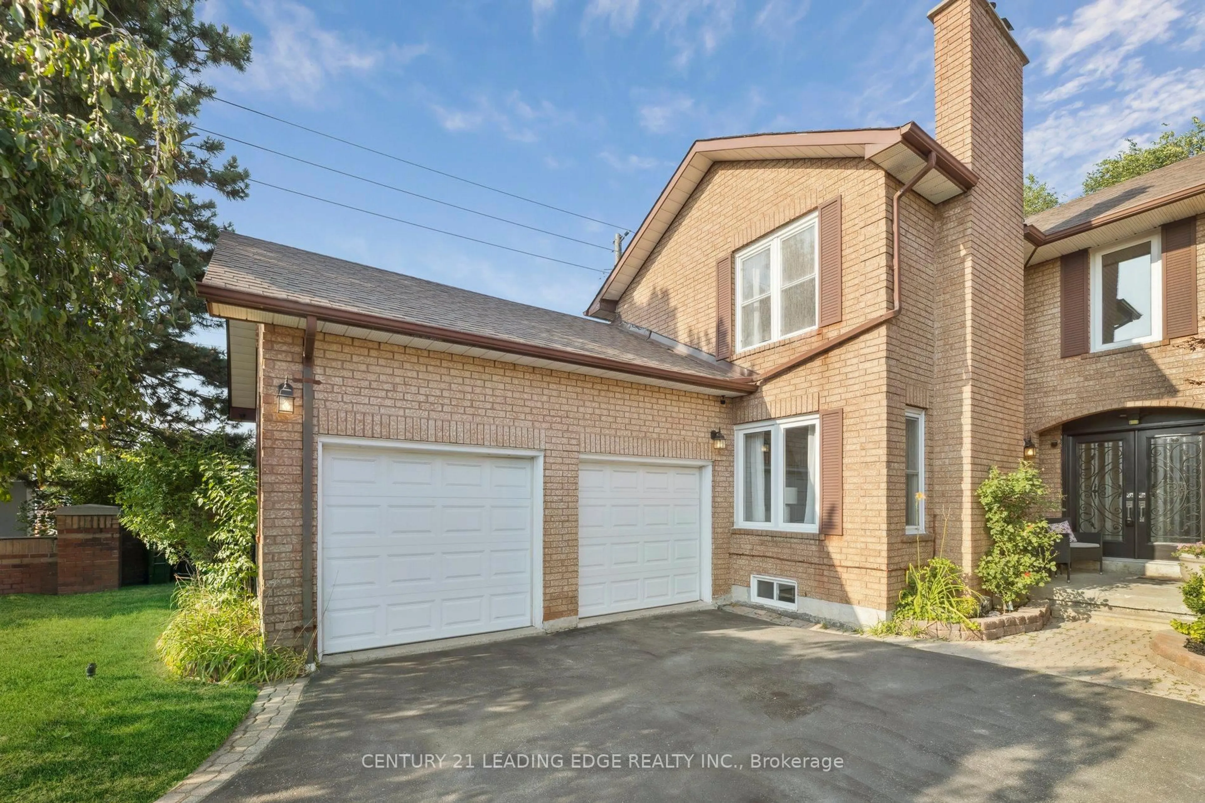 Home with brick exterior material, street for 25 Strawberry Hills Dr, Toronto Ontario M1V 3X9