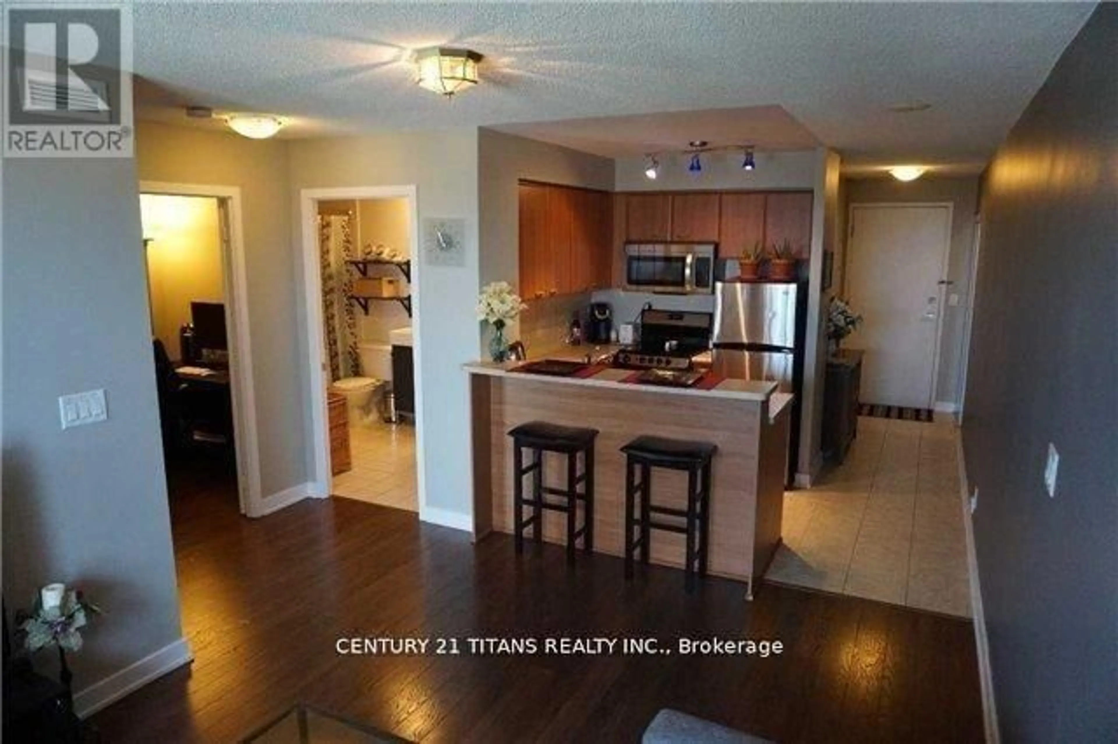 Open concept kitchen, unknown for 36 Lee Centre Dr #2015, Toronto Ontario M1H 3J1