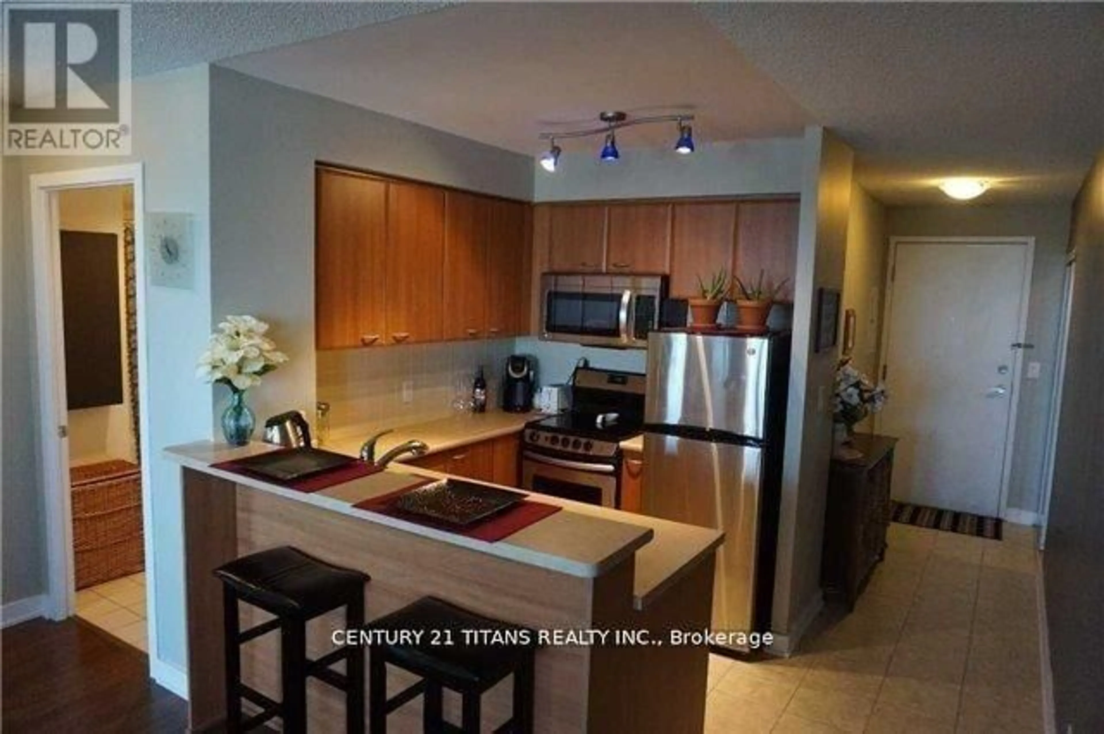 Standard kitchen, unknown for 36 Lee Centre Dr #2015, Toronto Ontario M1H 3J1