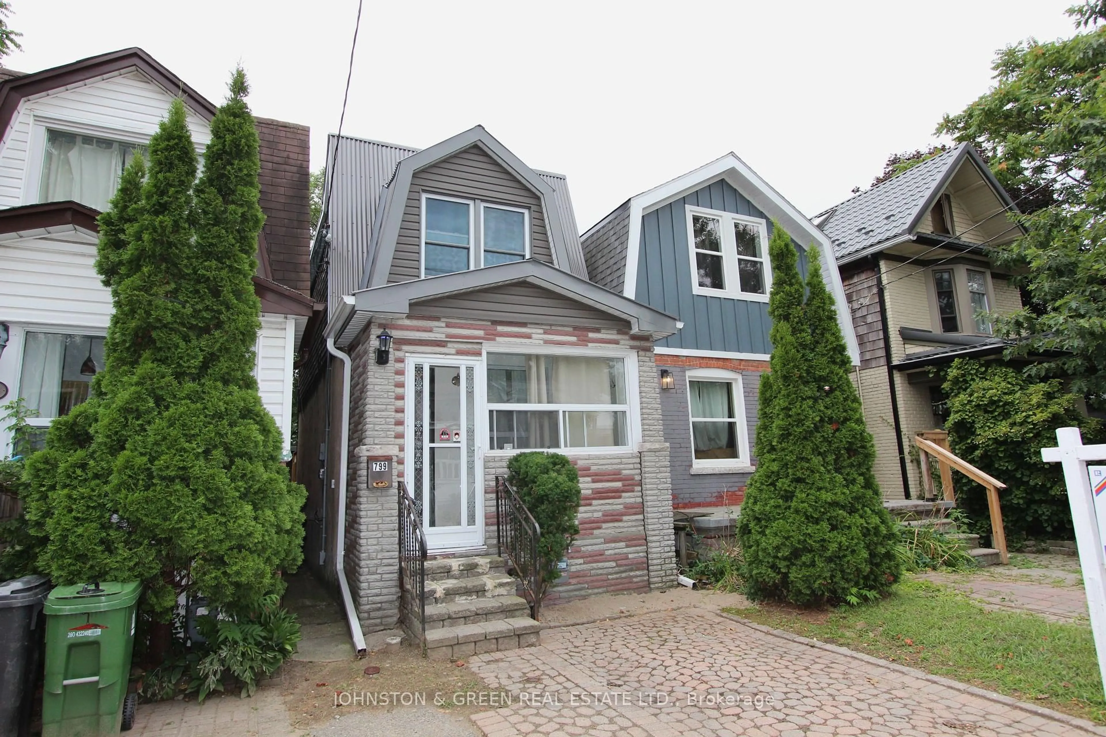 Unknown for 799 Sammon Ave, Toronto Ontario M4C 2E7