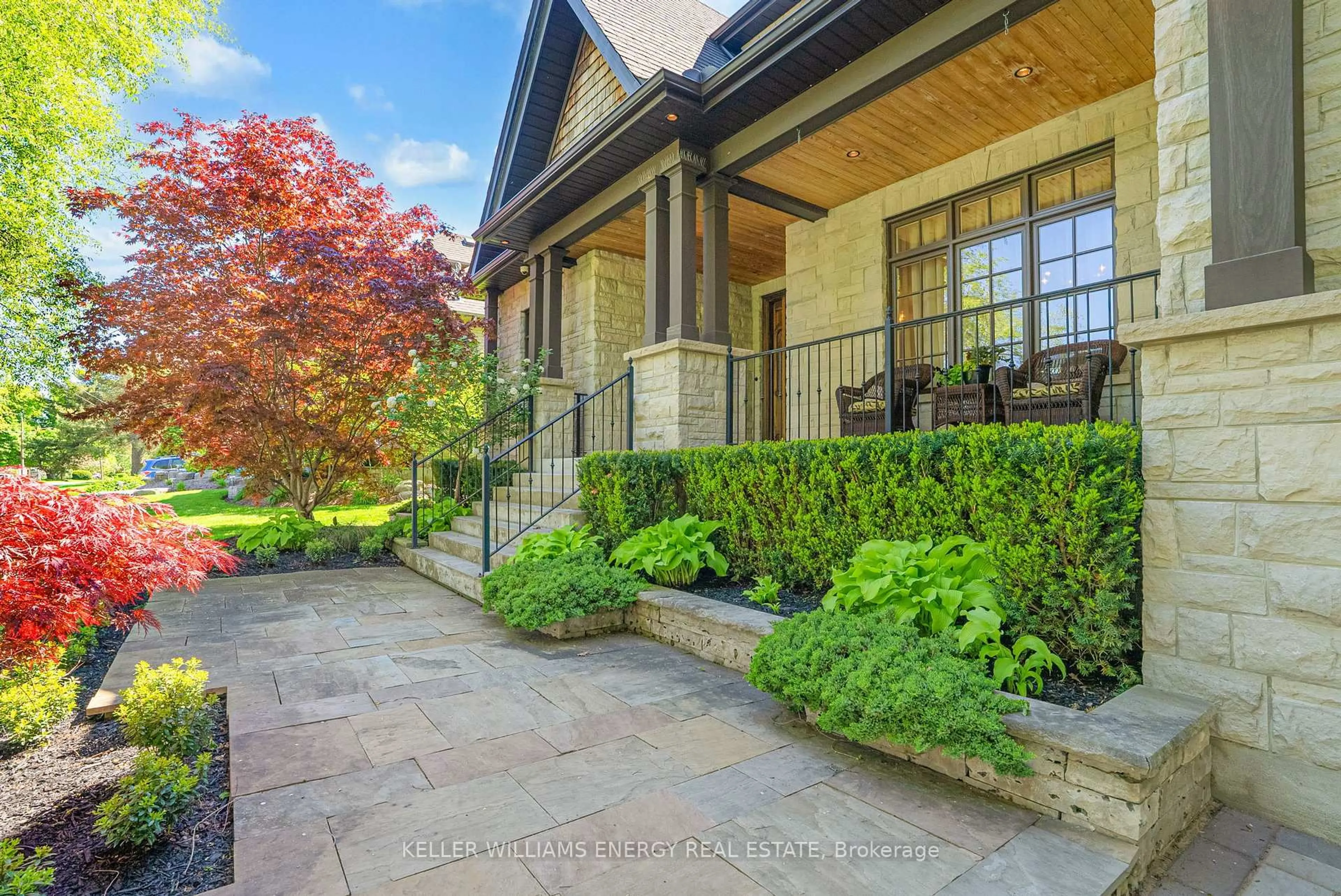 Patio, street for 758 Masson St, Oshawa Ontario L1G 5A8