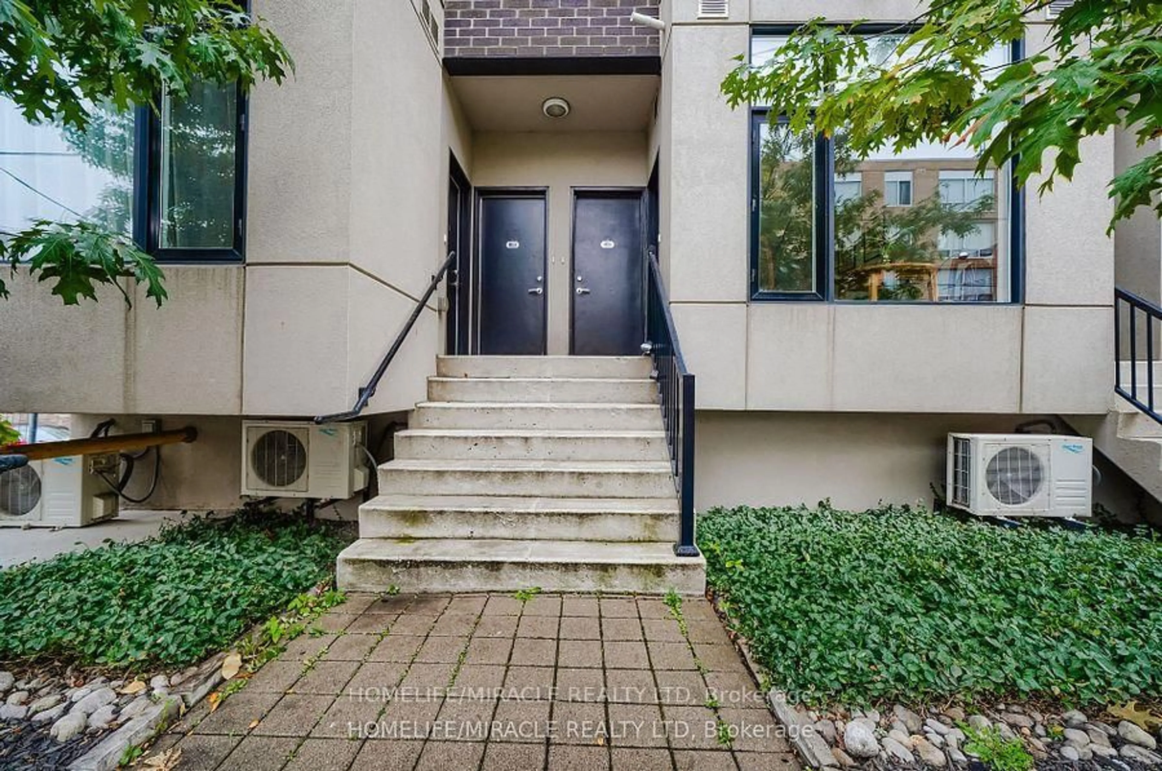 Unknown for 1331 Gerrard St #2, Toronto Ontario M4L 1Y8