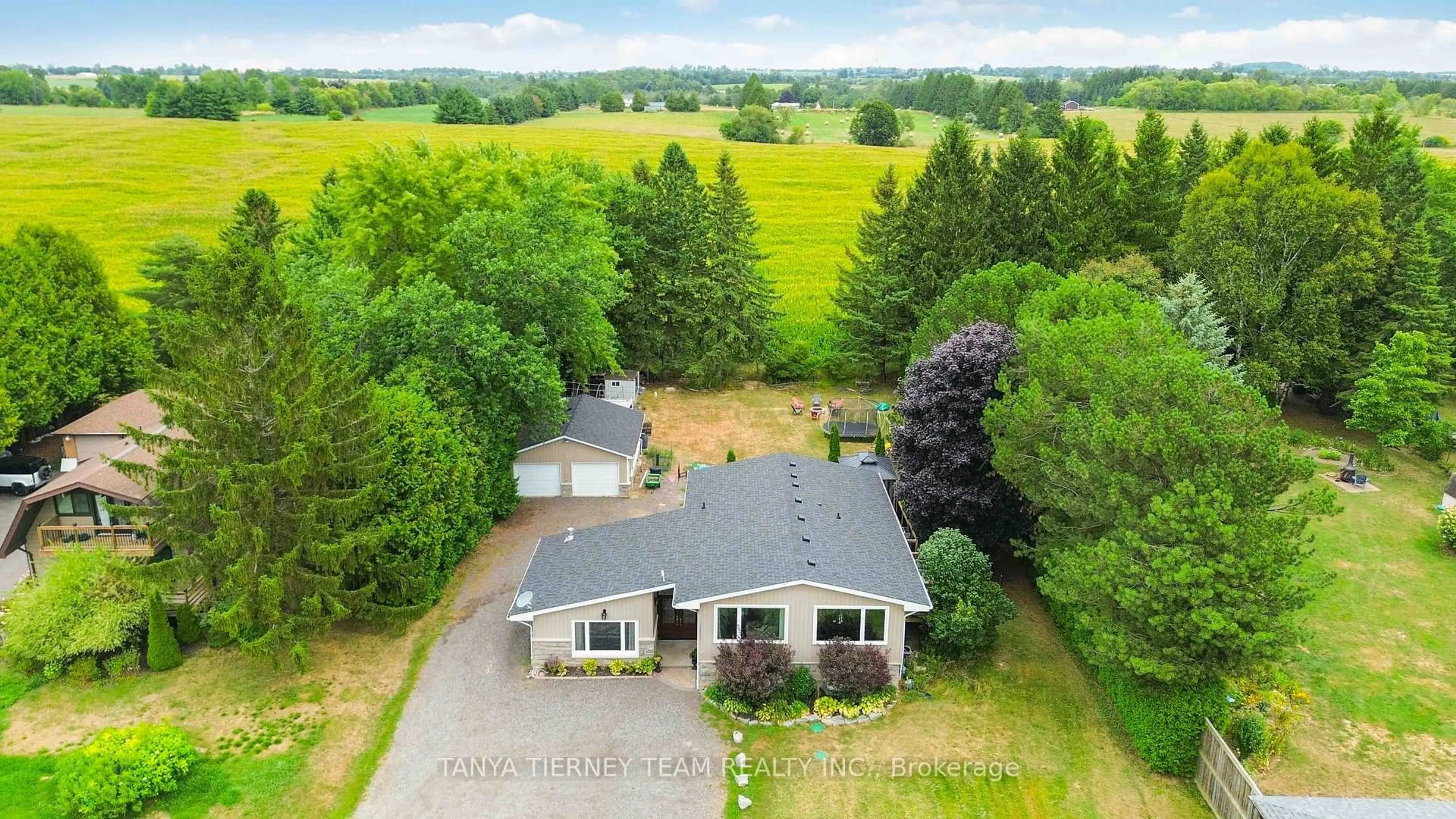 A pic from outside/outdoor area/front of a property/back of a property/a pic from drone, unknown for 6381 Leskard Rd, Clarington Ontario L0B 1M0