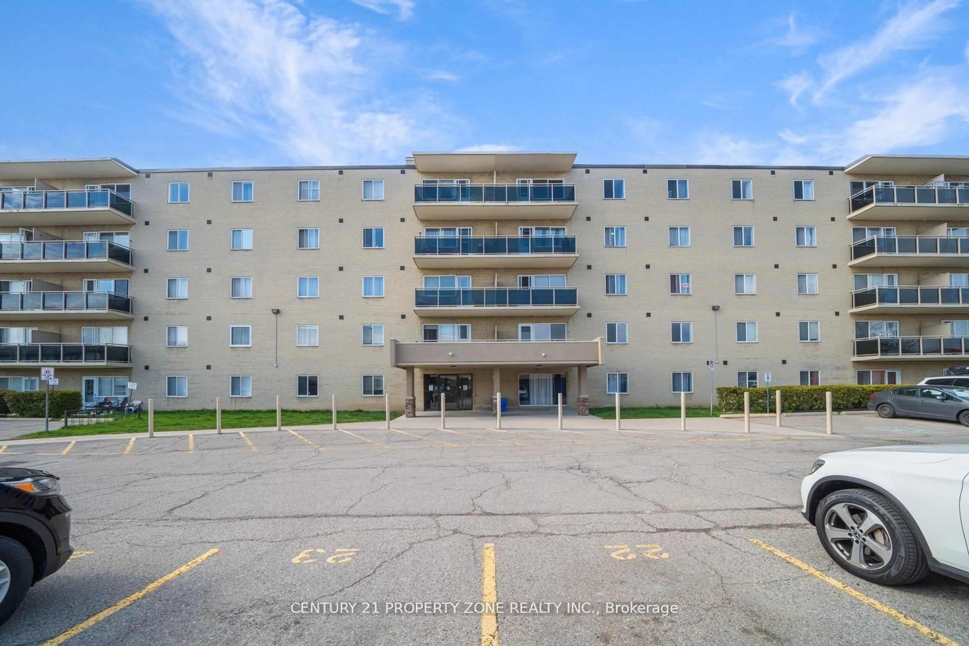 Unknown for 936 Glen St #411, Oshawa Ontario L1J 5Z7