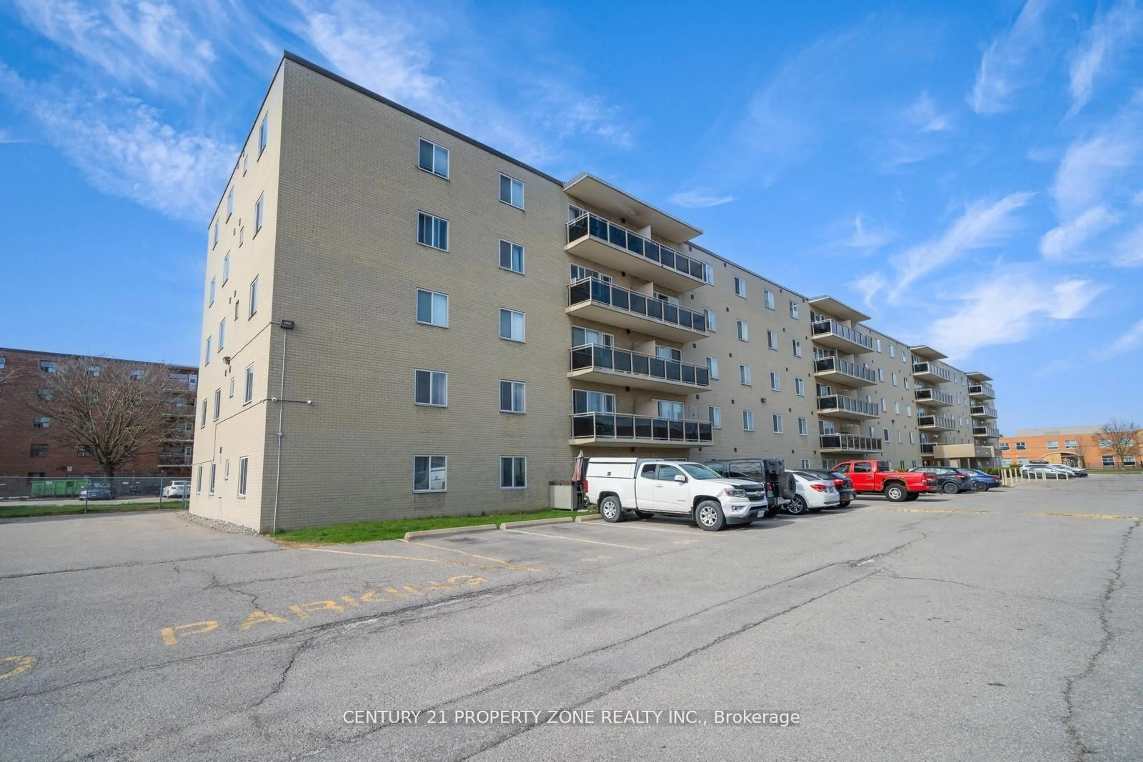Unknown for 936 Glen St #411, Oshawa Ontario L1J 5Z7