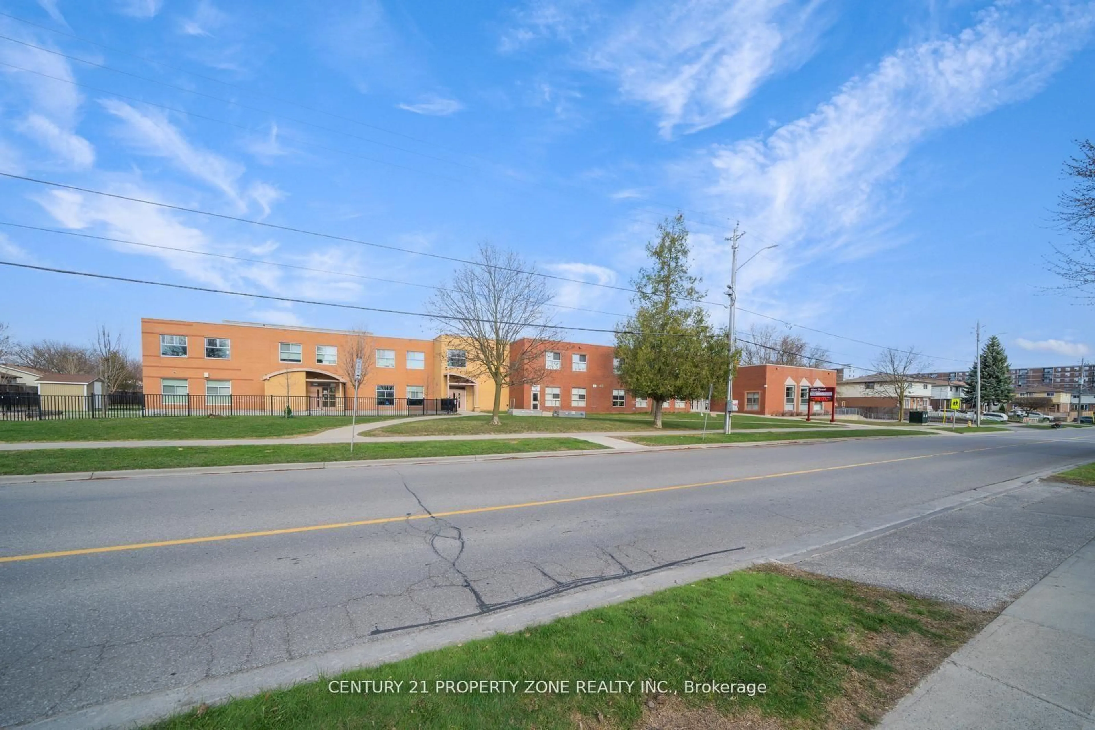 A pic from outside/outdoor area/front of a property/back of a property/a pic from drone, street for 936 Glen St #411, Oshawa Ontario L1J 5Z7