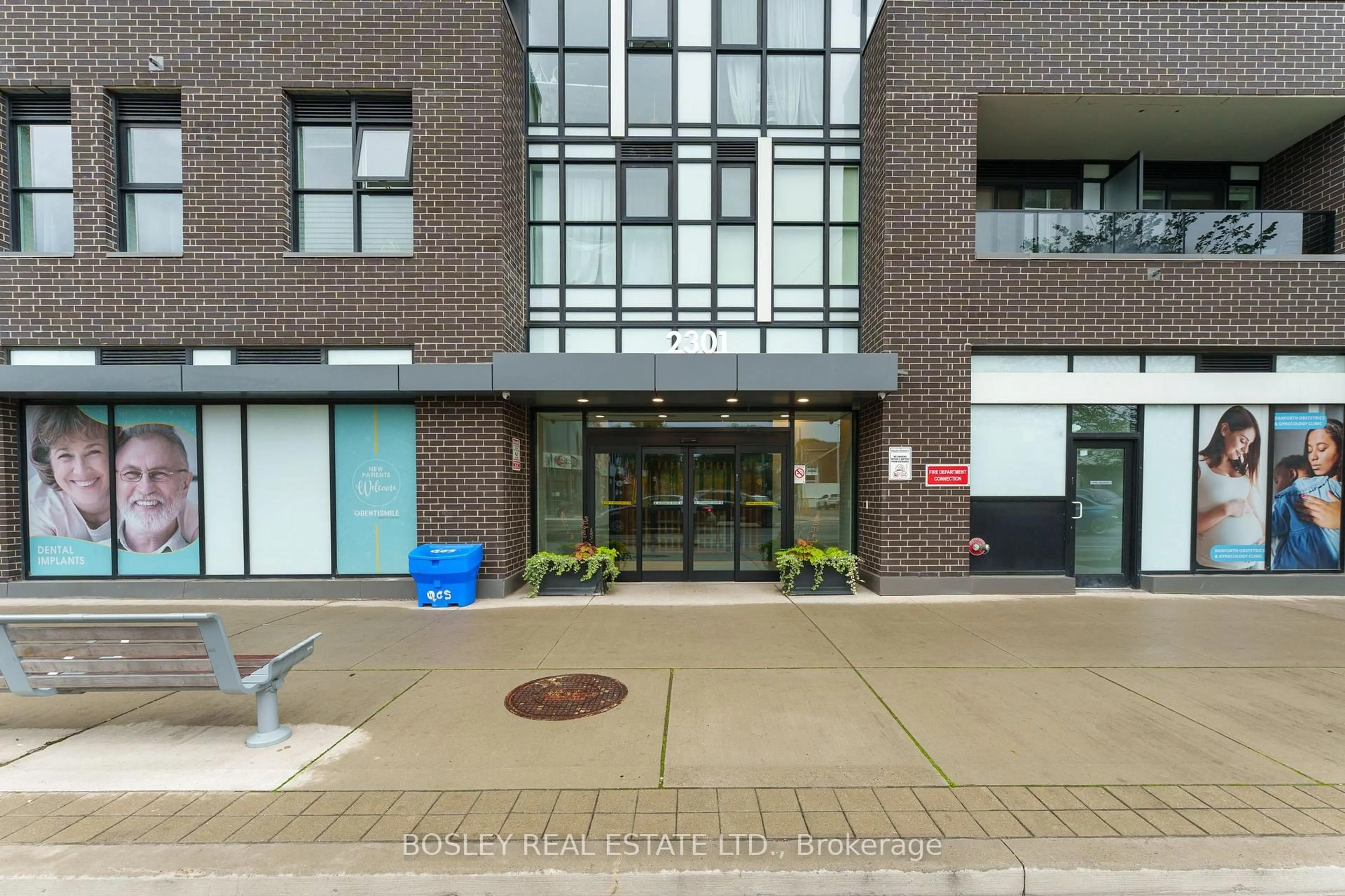 Indoor foyer for 2301 Danforth Ave #322, Toronto Ontario M4C 0A7