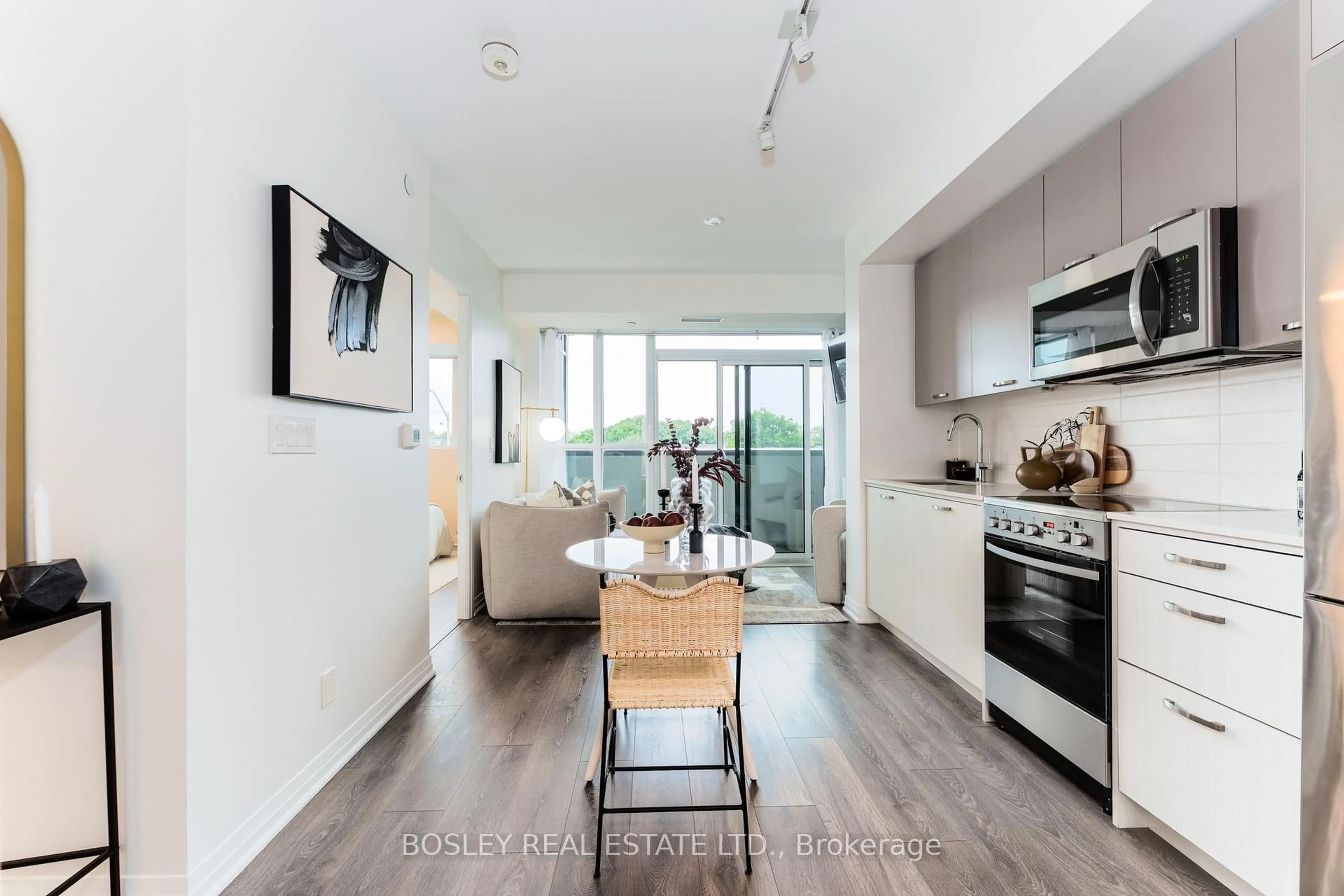 Open concept kitchen, unknown for 2301 Danforth Ave #322, Toronto Ontario M4C 0A7