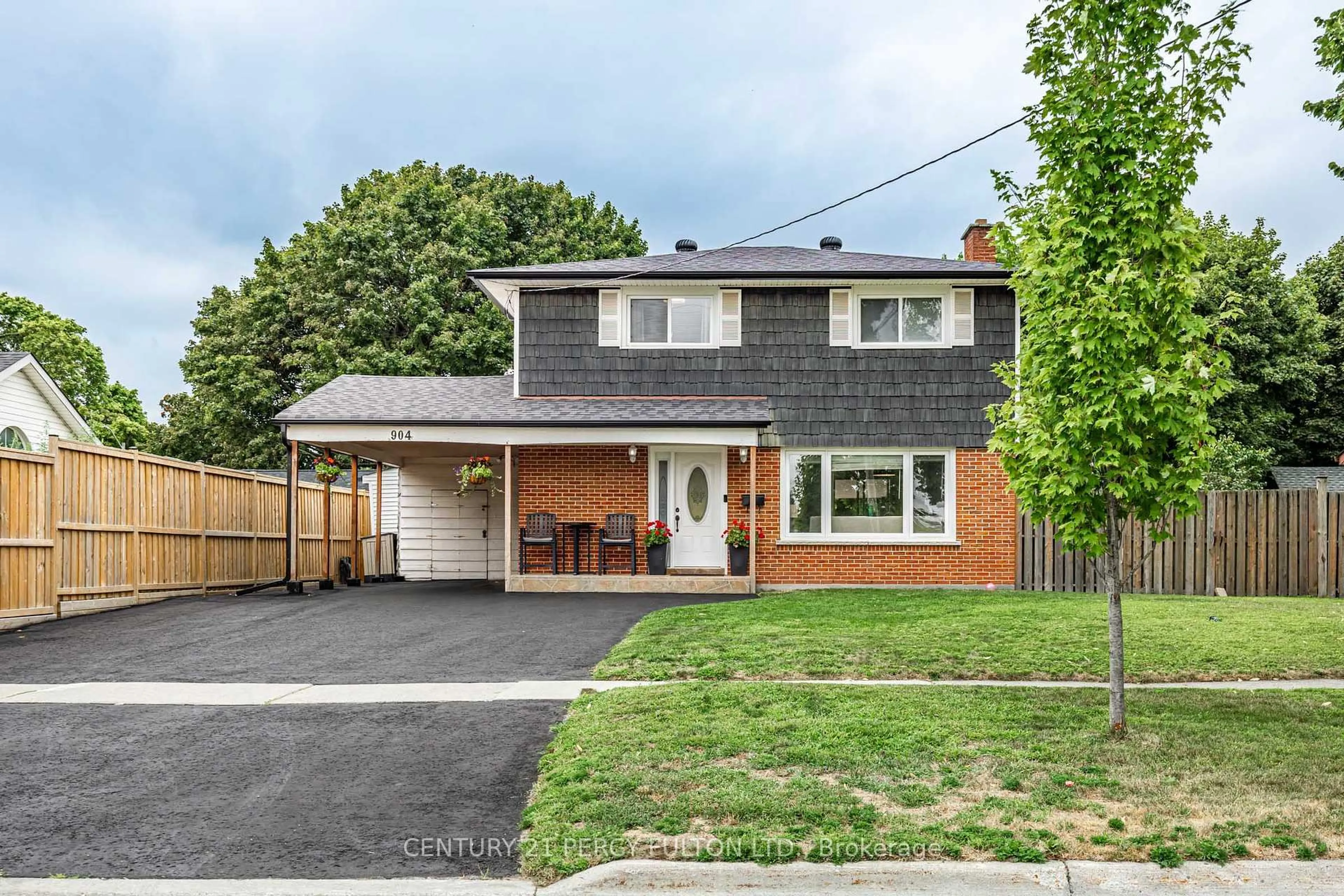 Home with brick exterior material, street for 904 Somerville St, Oshawa Ontario L1G 4J7