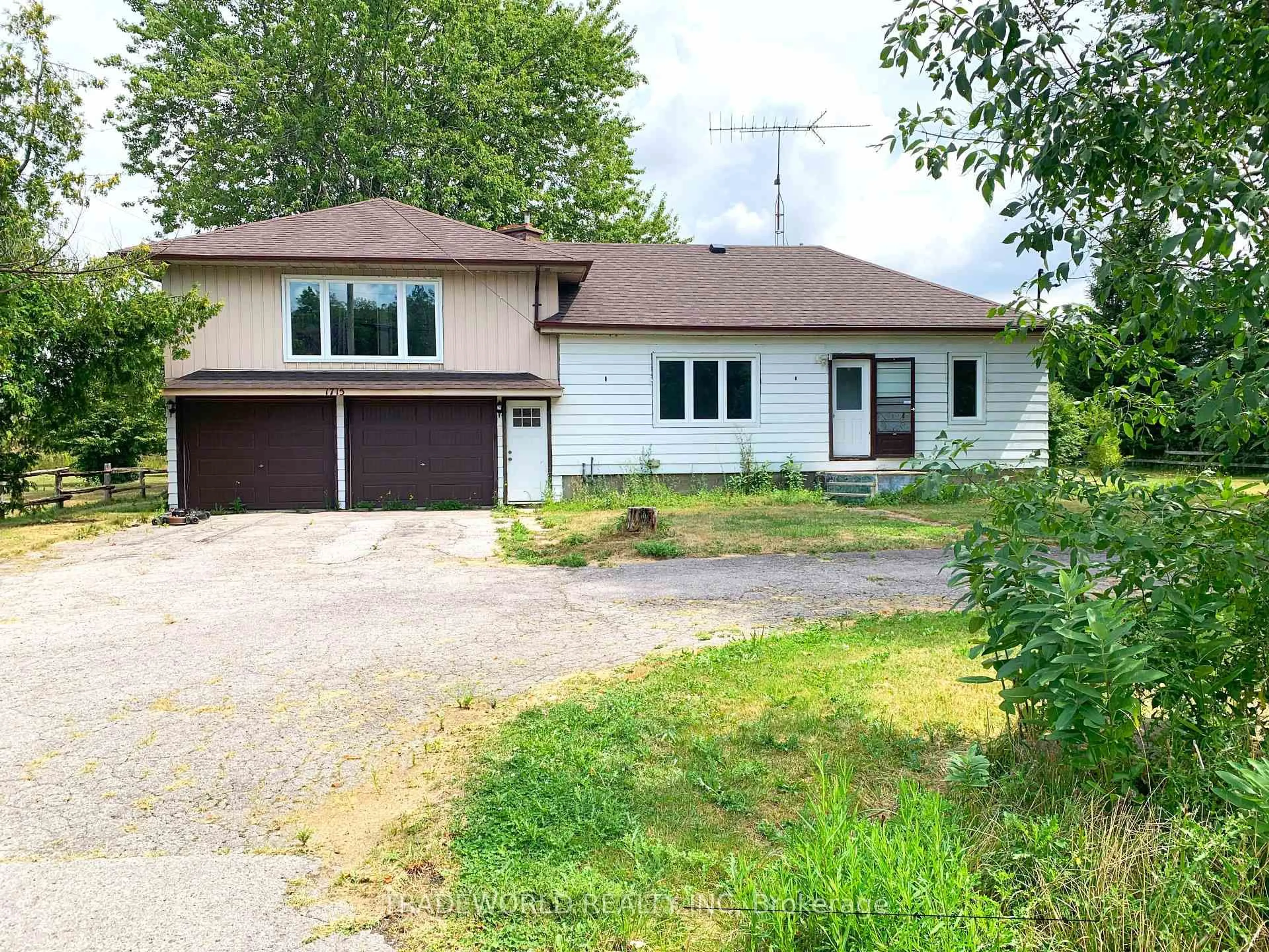 A pic from outside/outdoor area/front of a property/back of a property/a pic from drone, street for 1715 Stevenson Rd, Oshawa Ontario L1H 7K4