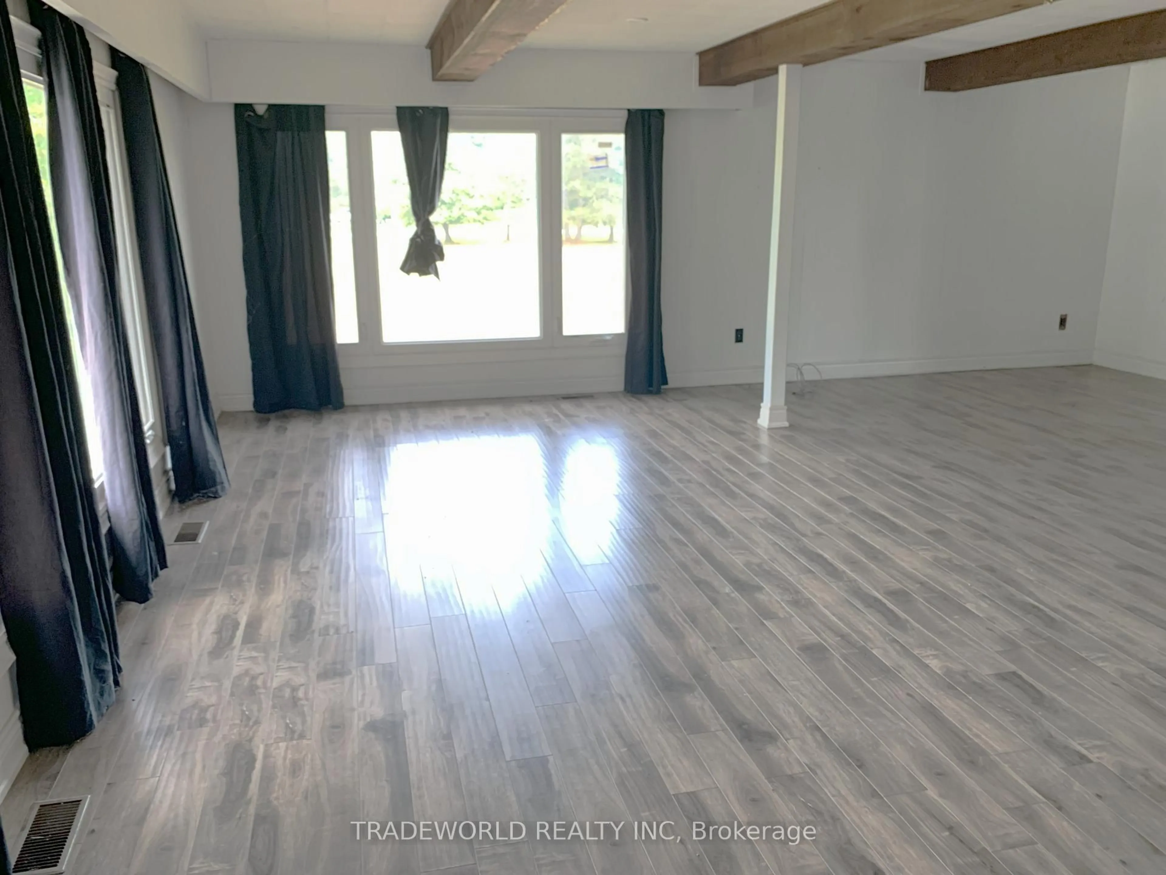 A pic of a room for 1715 Stevenson Rd, Oshawa Ontario L1H 7K4