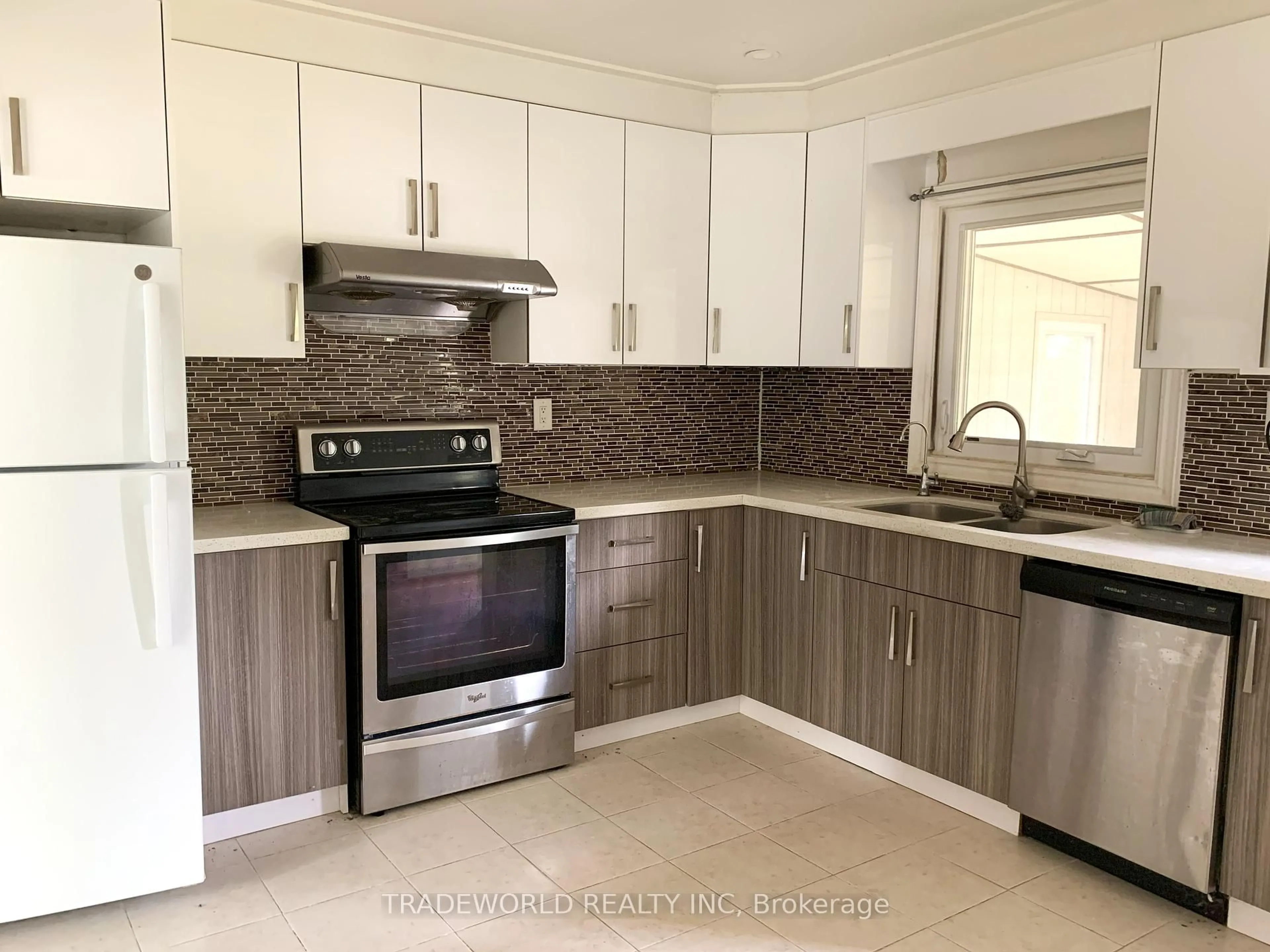 Standard kitchen, unknown for 1715 Stevenson Rd, Oshawa Ontario L1H 7K4