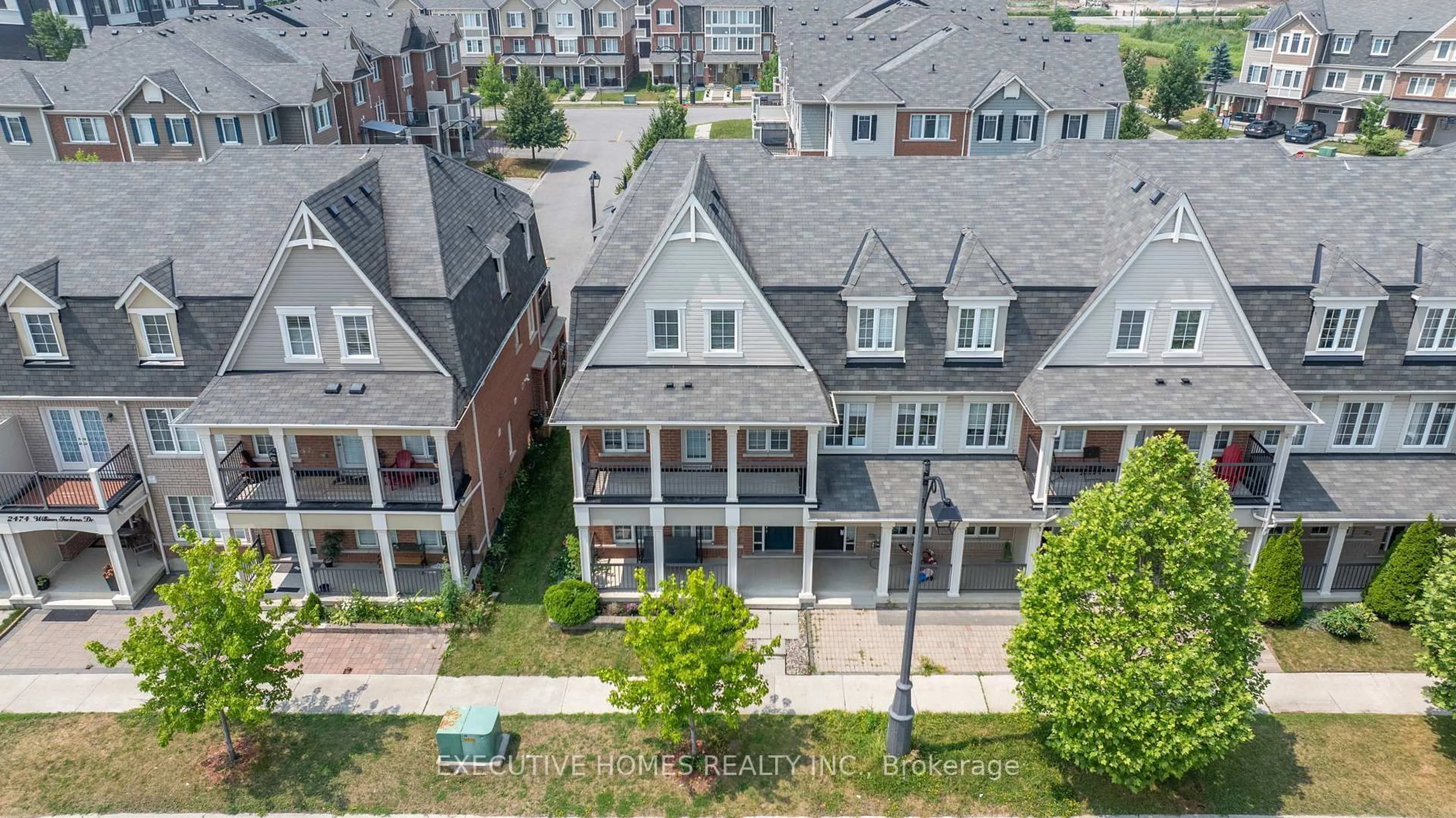 A pic from outside/outdoor area/front of a property/back of a property/a pic from drone, city buildings view from balcony for 2478 WILLIAM JACKSON Dr, Pickering Ontario L1X 0C3