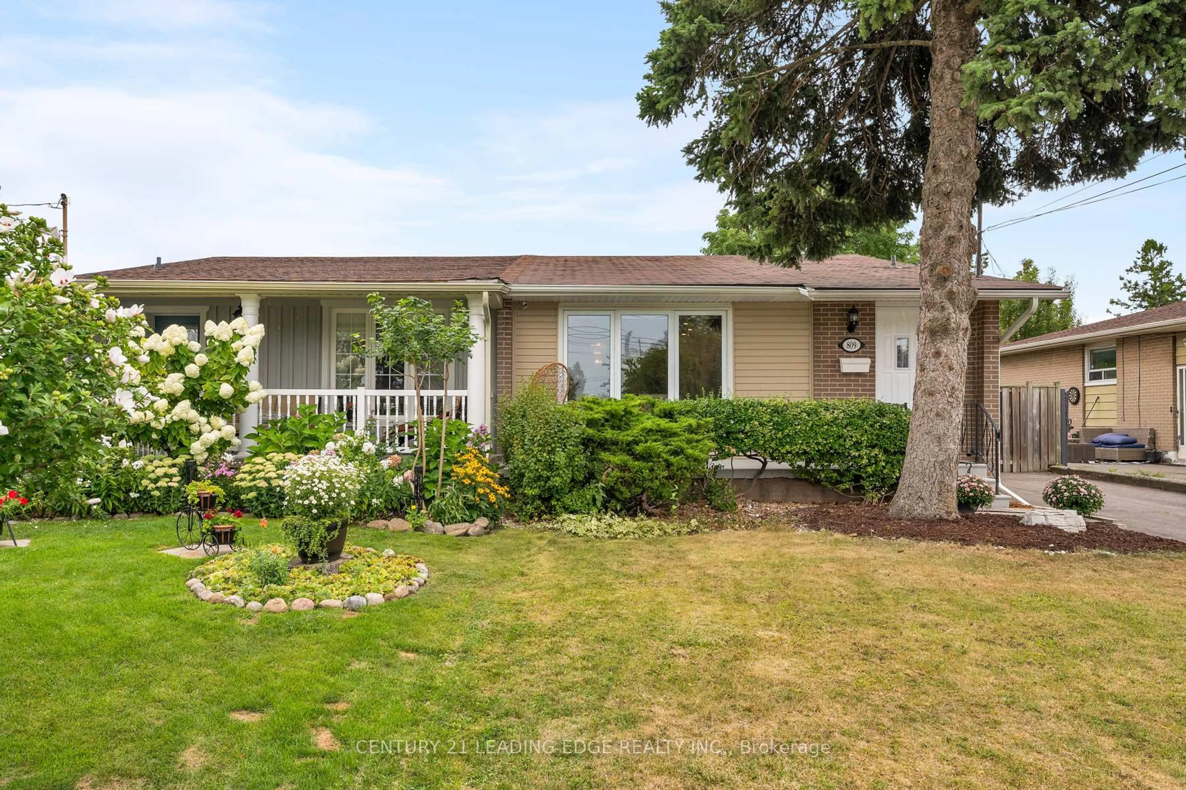 Home with vinyl exterior material, unknown for 809 Sanok Dr, Pickering Ontario L1W 2R1