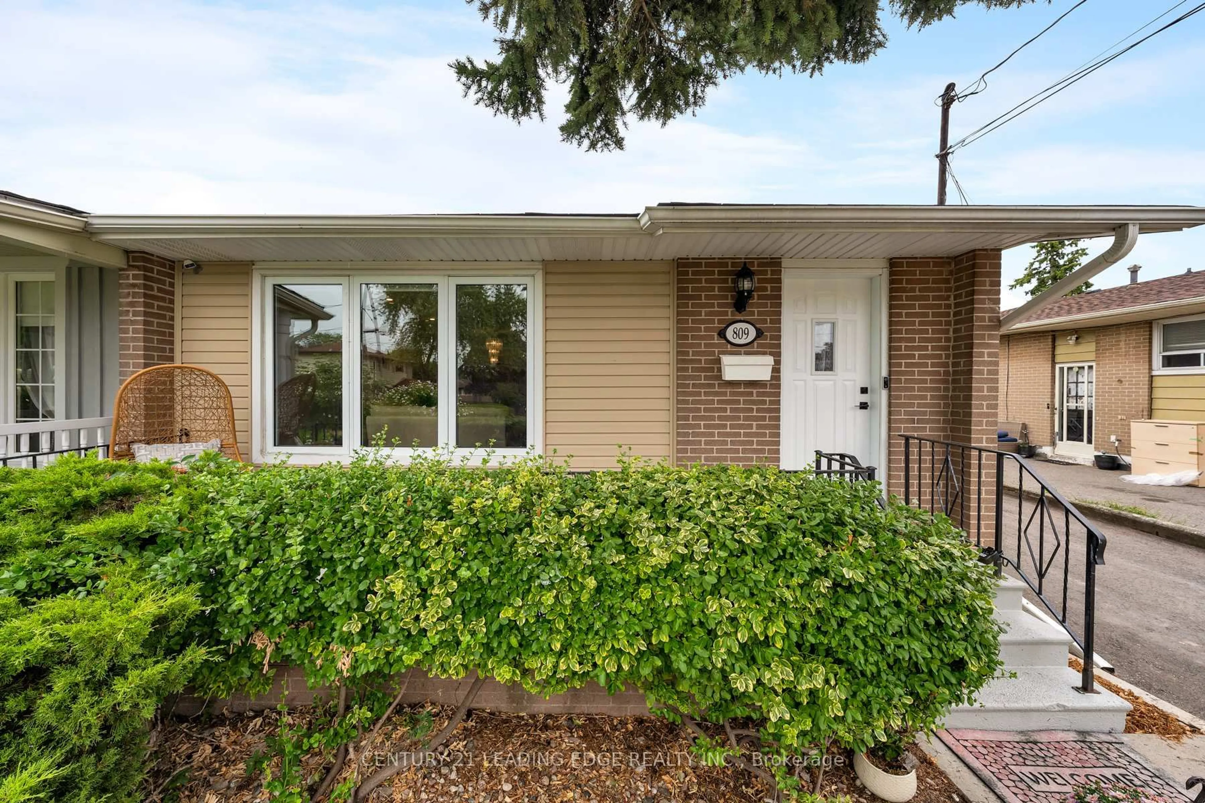 Home with brick exterior material, street for 809 Sanok Dr, Pickering Ontario L1W 2R1