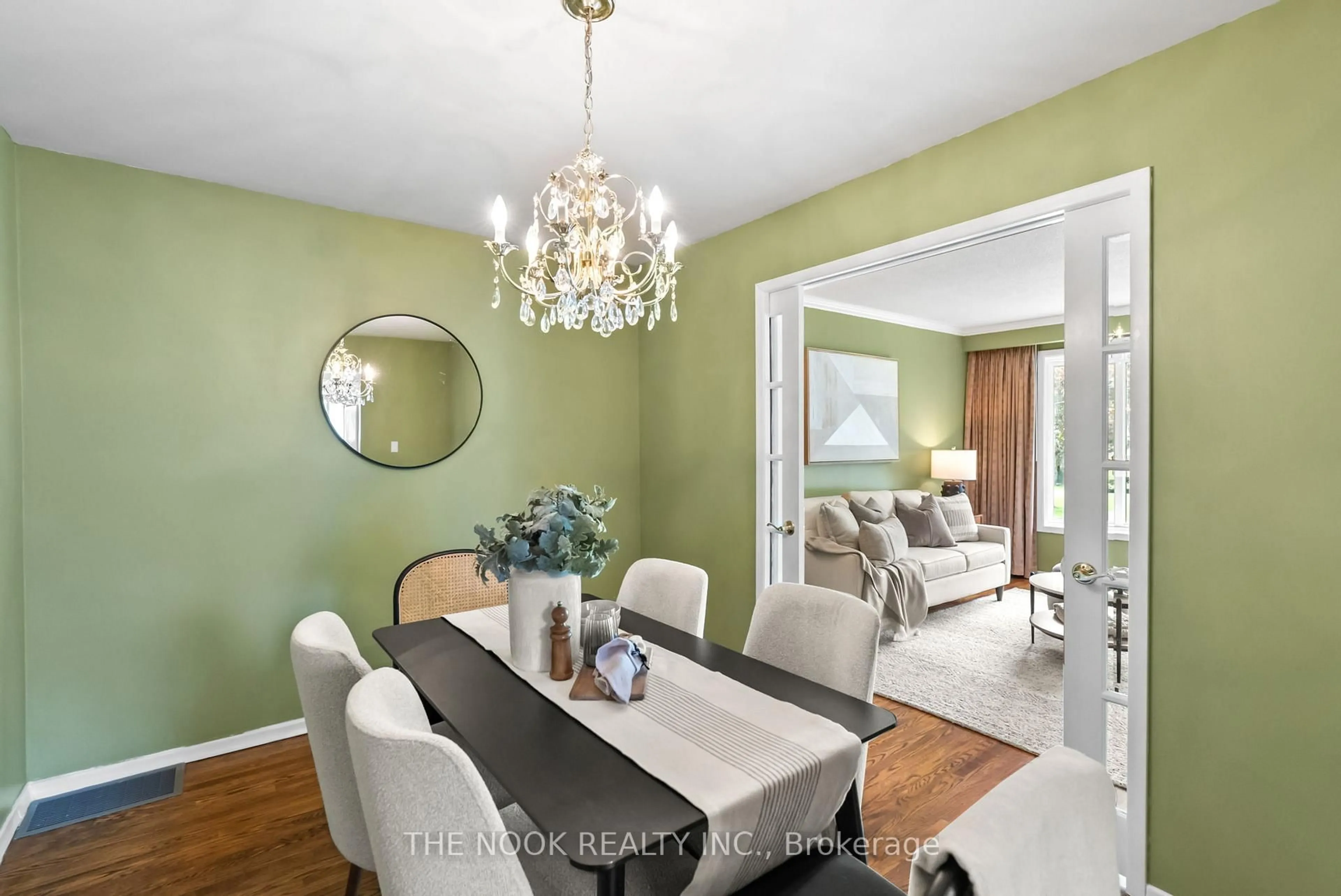 Dining room, wood/laminate floor for 287 Viewmount St, Oshawa Ontario L1H 7C2