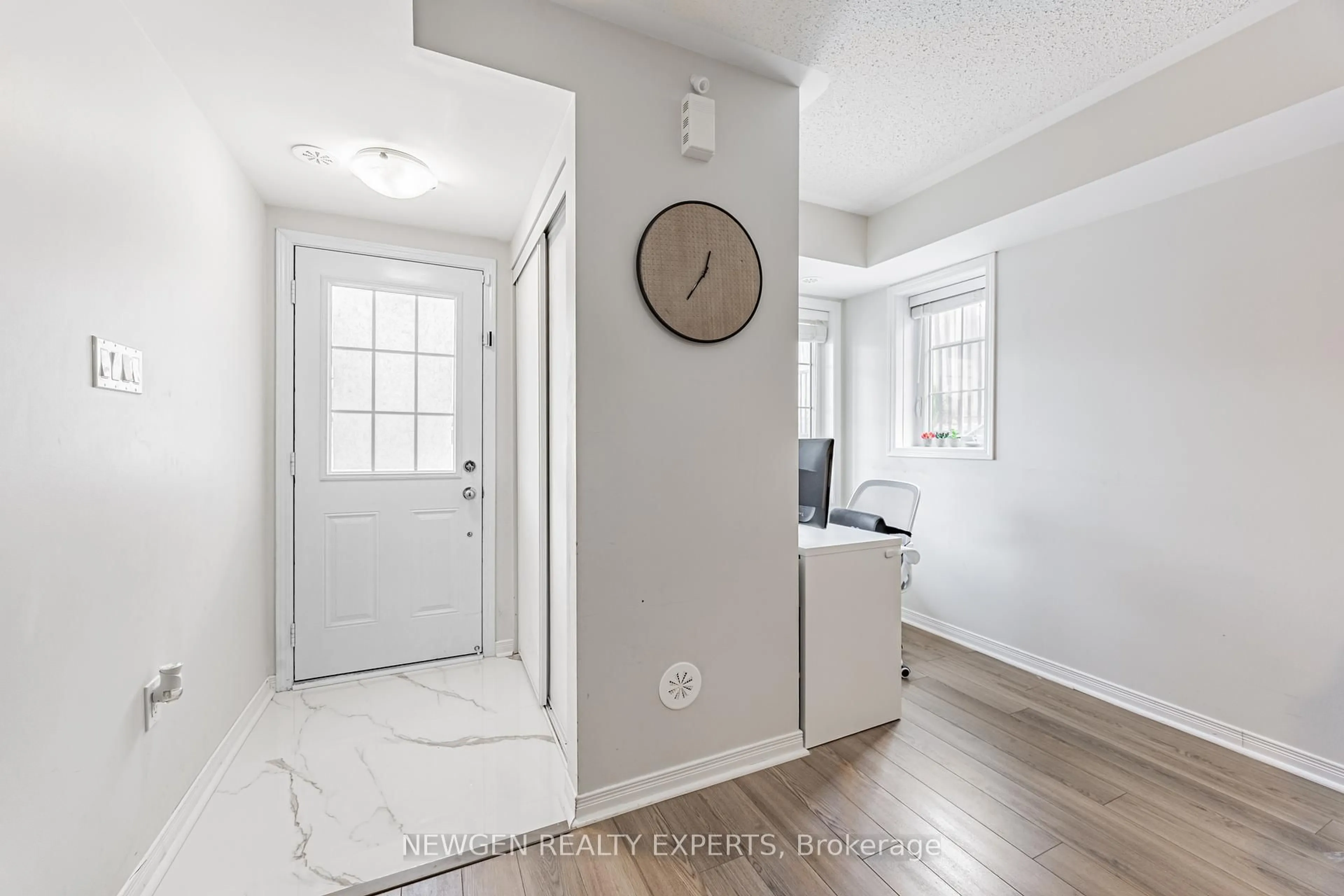 Indoor entryway for 82 Abela Lane, Ajax Ontario L1T 0C1