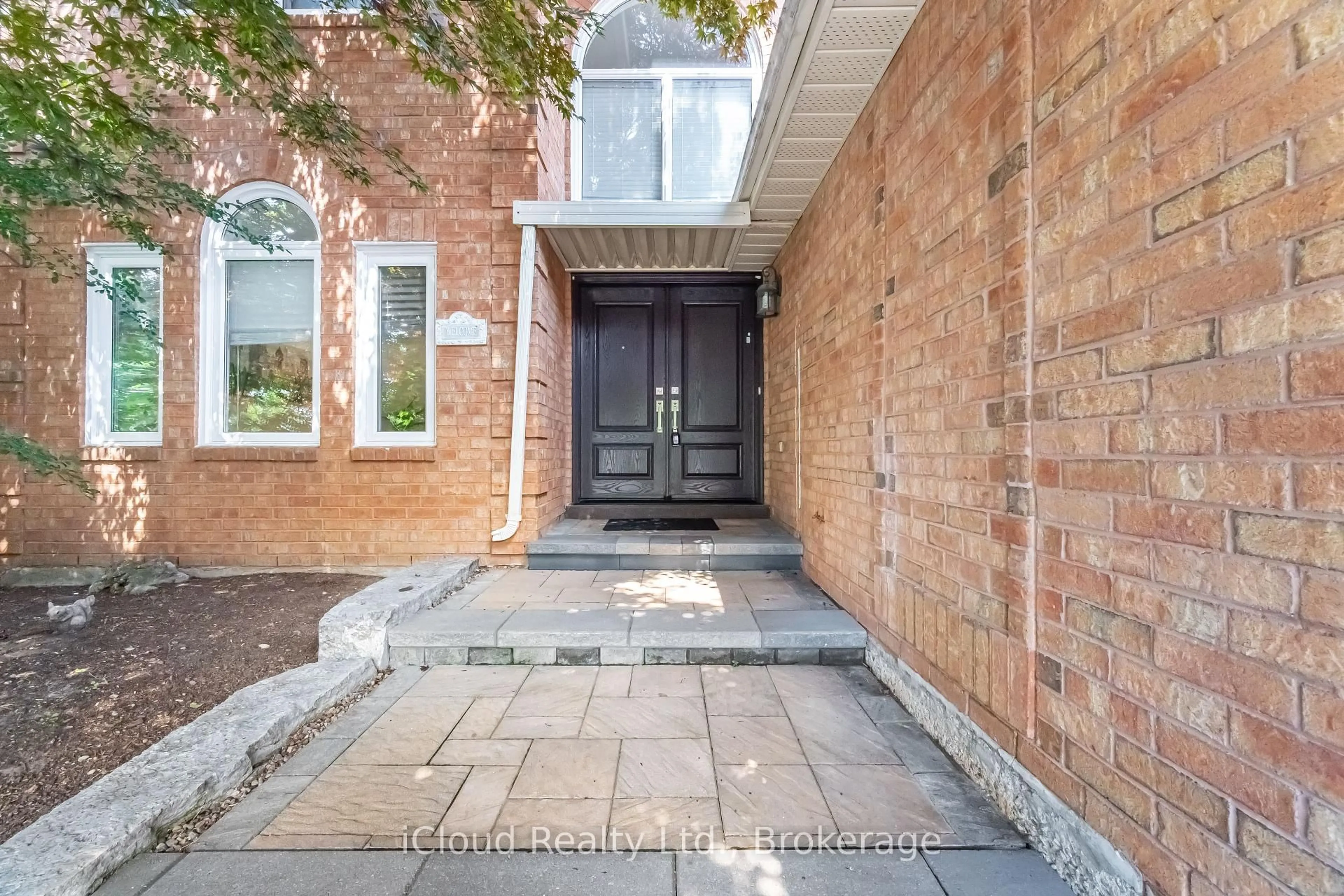 Home with brick exterior material, street for 4 Fifewood Cres, Whitby Ontario L1R 1M7