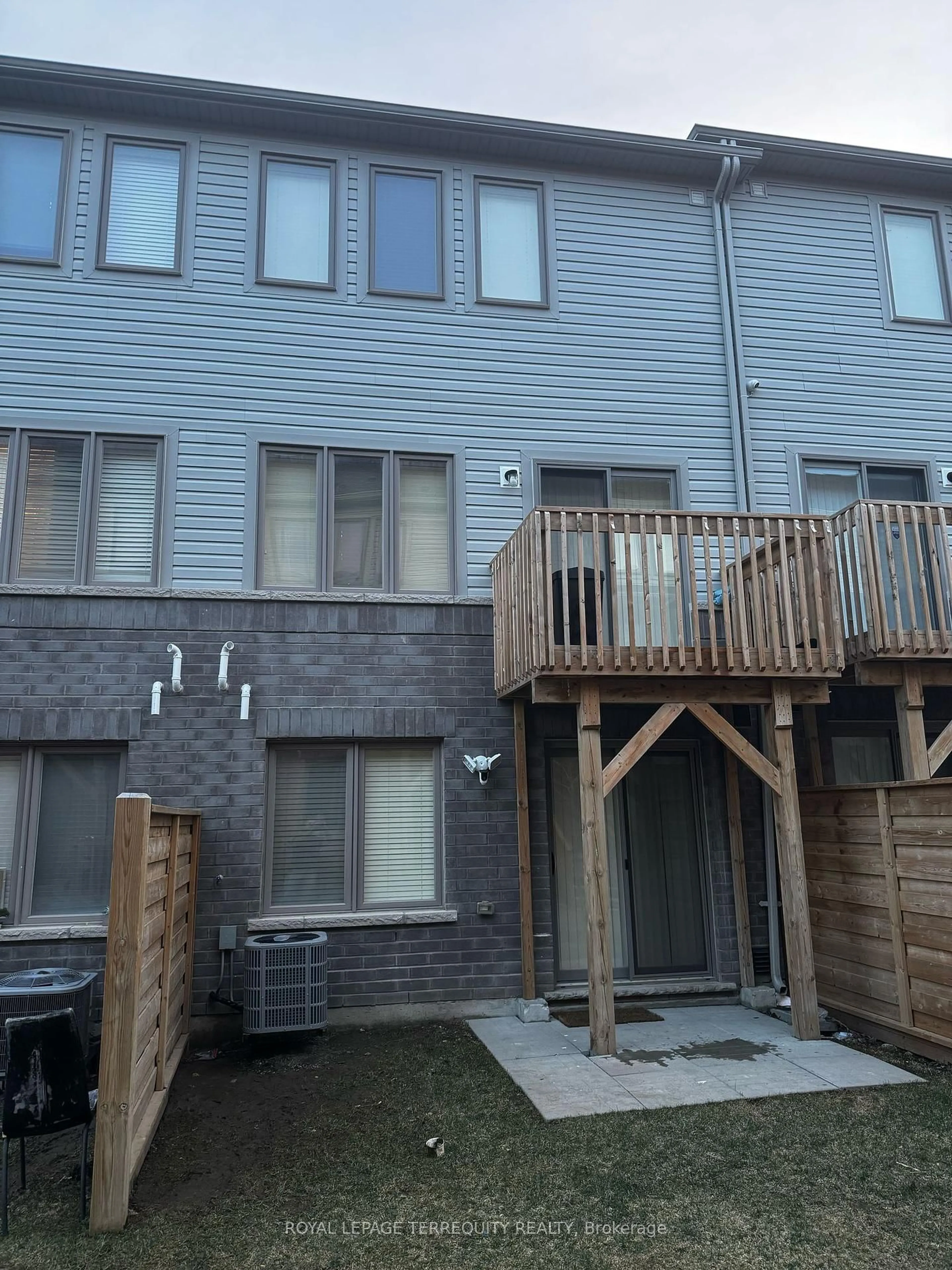 Patio, unknown for 2553 Barbarolli Path #116, Oshawa Ontario L1L 0P9