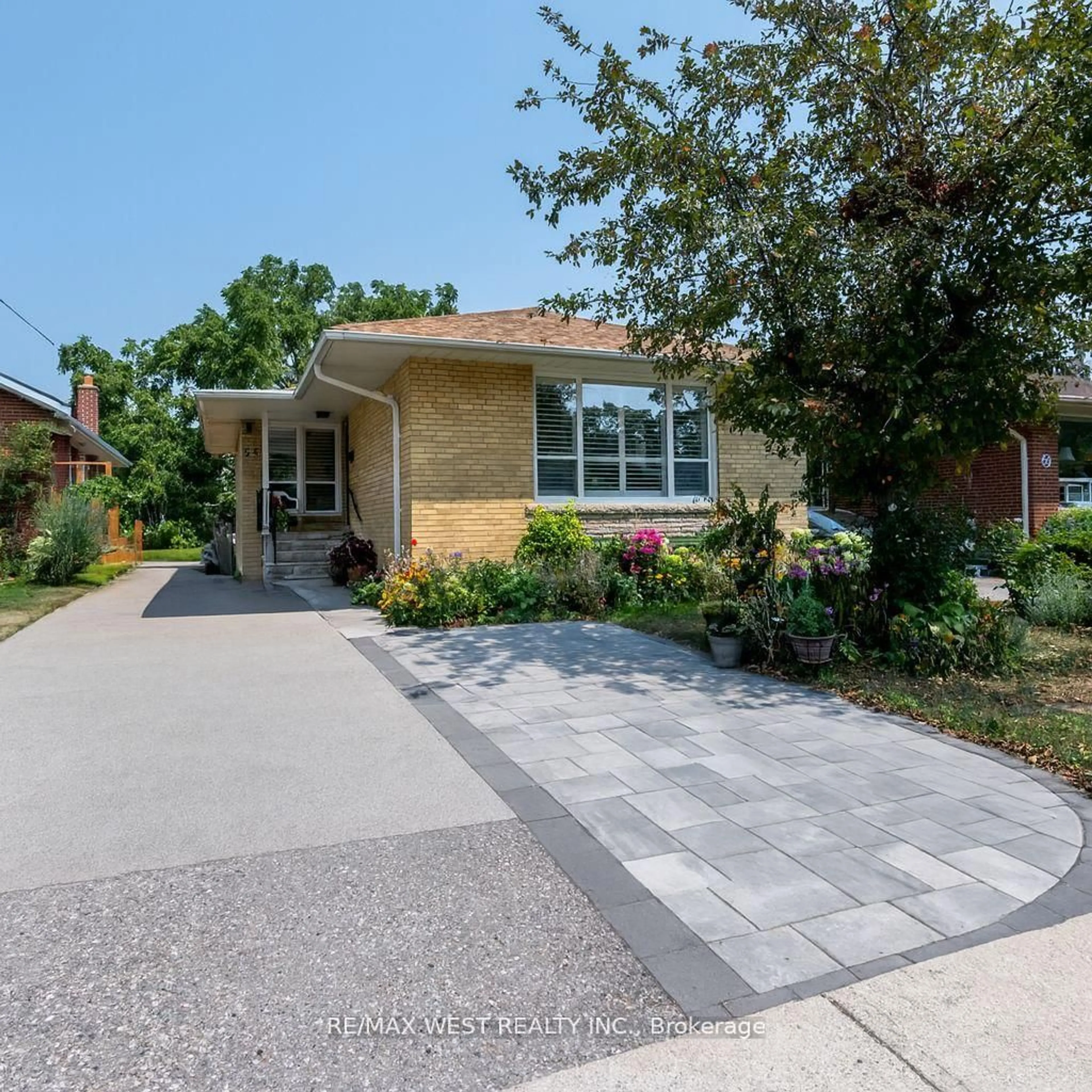 Home with brick exterior material, street for 54 Medley Cres, Toronto Ontario M1J 1Y3