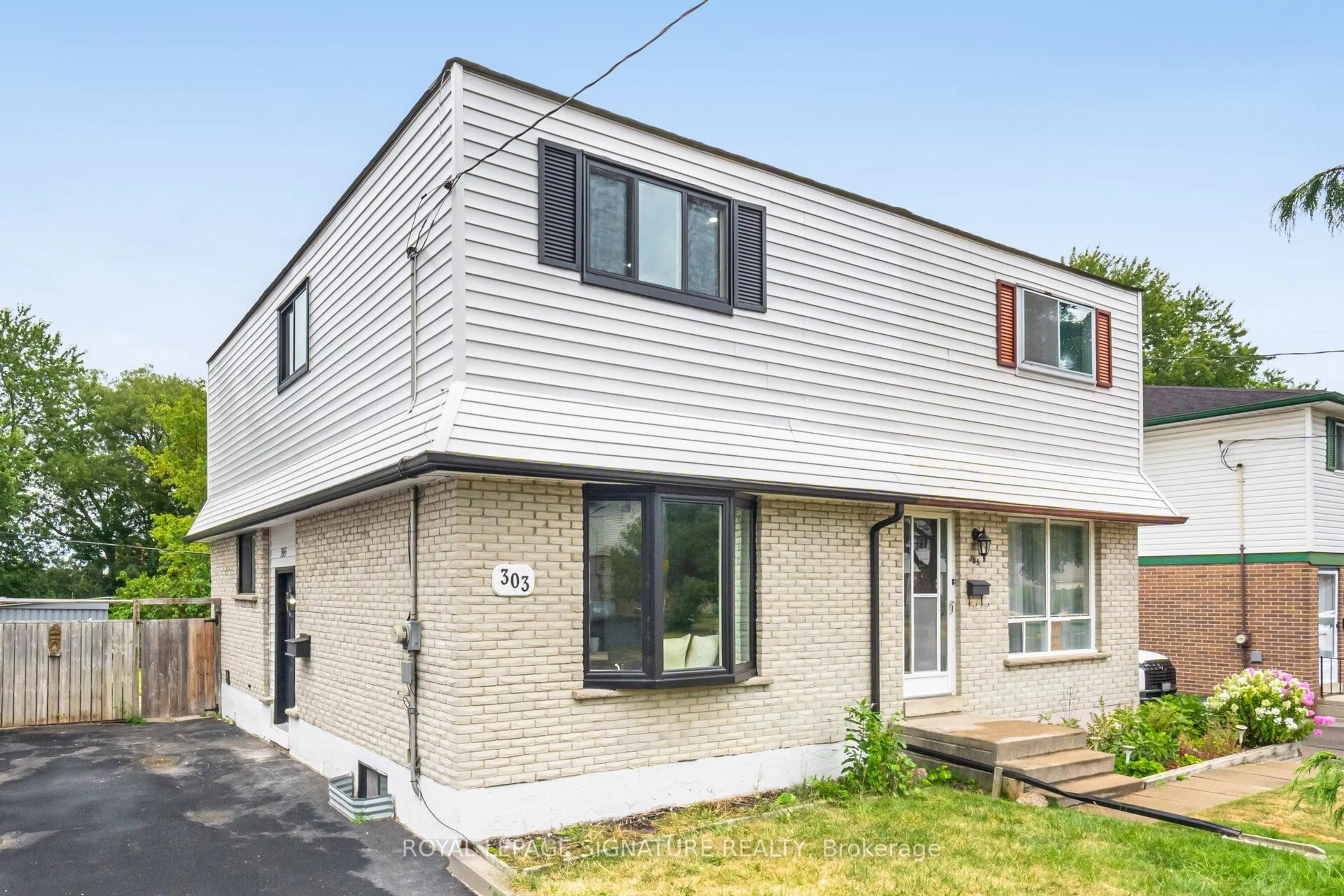 Home with brick exterior material, street for 303 Durham Crt, Oshawa Ontario L1J 5R5