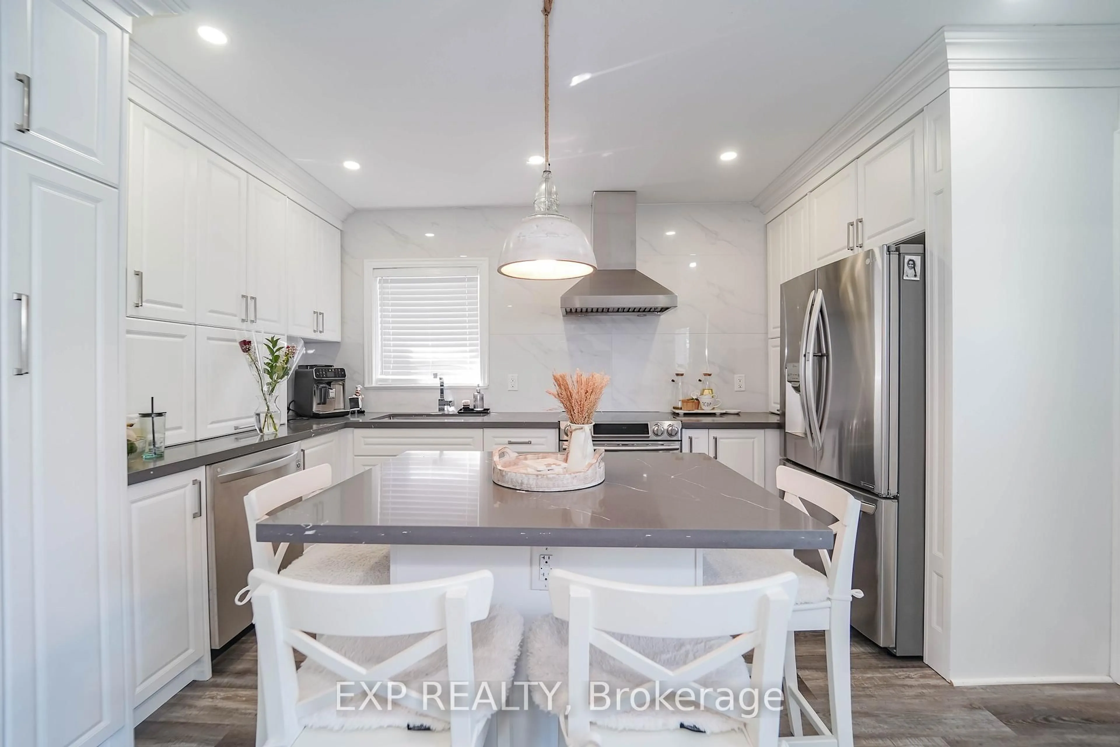 Open concept kitchen, unknown for 43 Southmead Rd, Toronto Ontario M1L 2H9